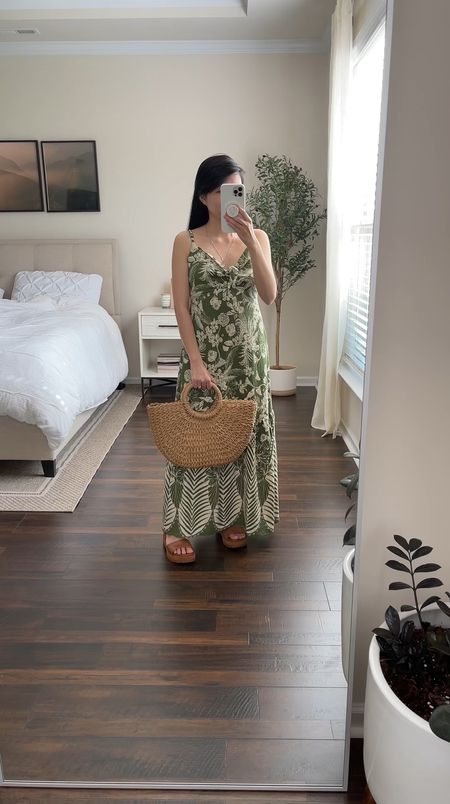 Farm Rio designer dress dupe!!! 💚 Under $30 Walmart fashion find! 😍 This tropical dress would be perfect for summer vacation! 🌴☀️🥥   #lookforless

• light & breezy
• side pockets
• petite friendly

#LTKSaleAlert #LTKFindsUnder50 #LTKVideo