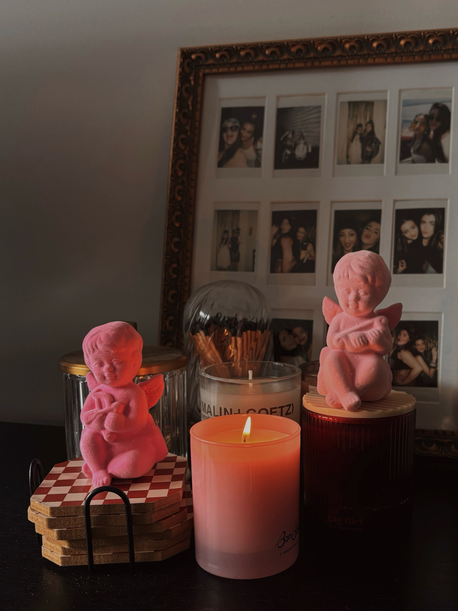 valentines decor
🤎🪩❣️💘💫✨
alannamartine.com 

#LTKFindsUnder50 #LTKSeasonal #LTKHome