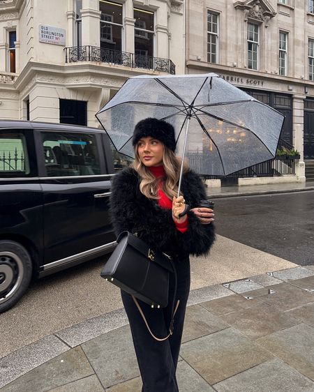 Rainy days in London 🌧️🖤

#LTKeurope #LTKSeasonal #LTKstyletip