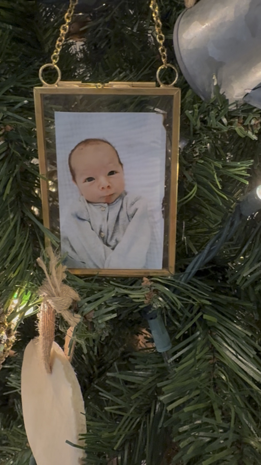 How adorable are these mini frame ornaments! They would be the perfect gift for the in laws, family, or, friends! #Vlogmas #christmas #chirstmasgift #giftideas #christmastreedecorating #christmastreeinspo #winter #holidays 

#LTKHoliday #LTKFindsUnder50 #LTKGiftGuide
