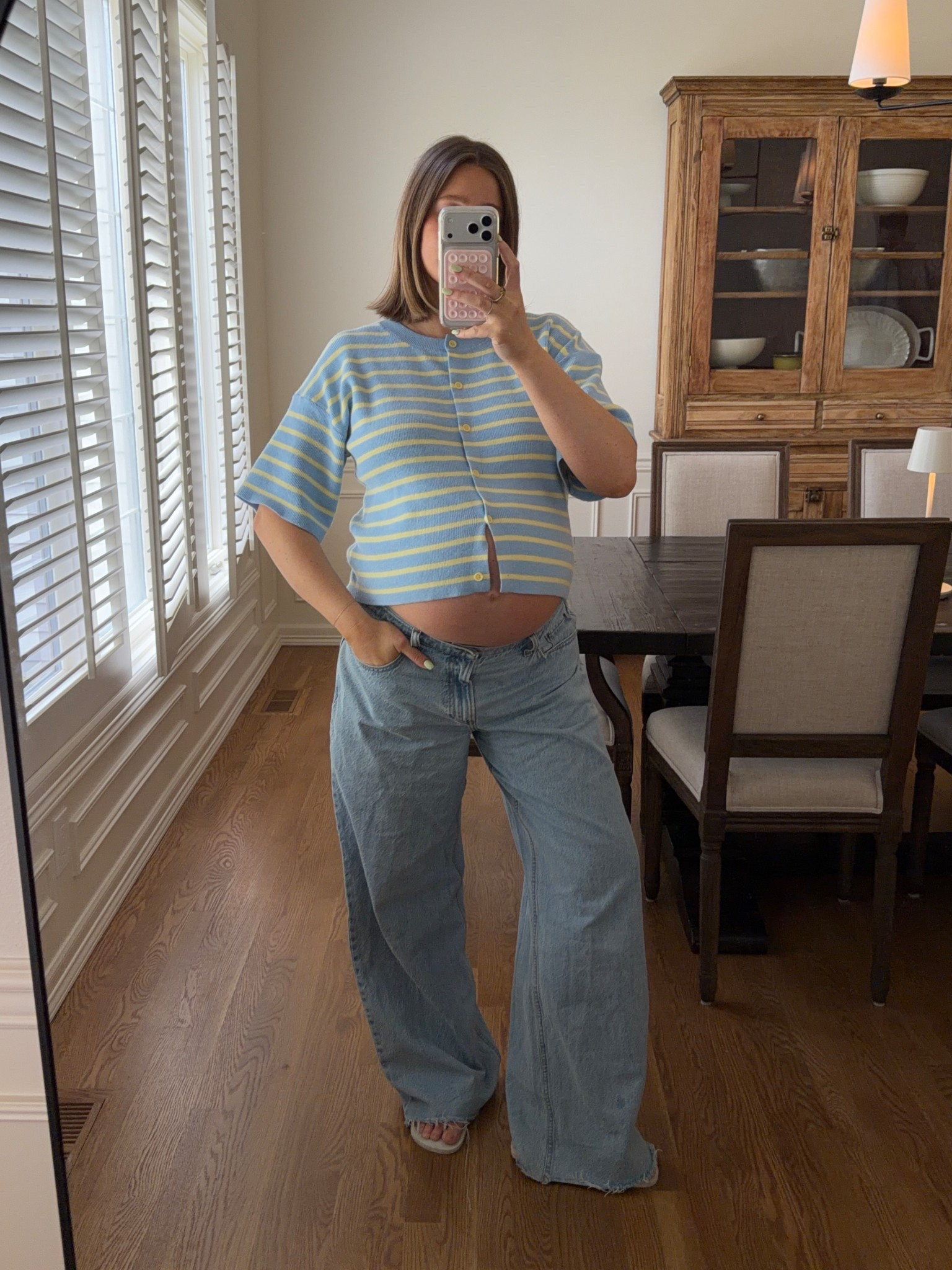 Size medium in Amazon set I’m just wearing the top but it runs really big so you can size down if between. Size 31 in Abercrombie low rise if you’re pregnant these are perfect! Light wash

#bresheppard #bumpstyle #pregnancy #pregnantstyle #abercrombiejeans #lowrise #ltkmomlife #ltkootd