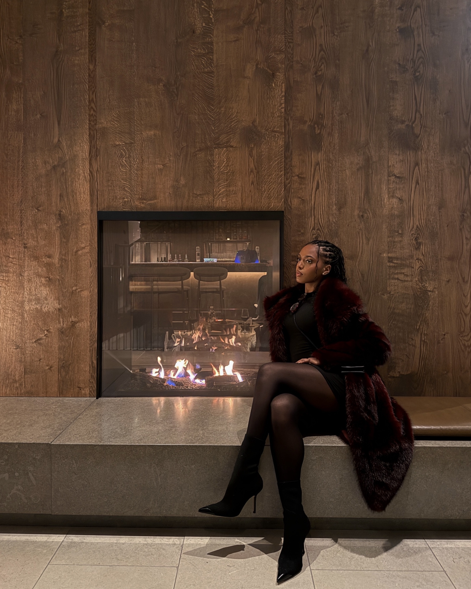 6pm in the city 🍷

Faux fur coat, burgundy coat, mini dress, knee high boots, date night, girls night, party wear

#LTKdresses #LTKpartywear #LTKuk
