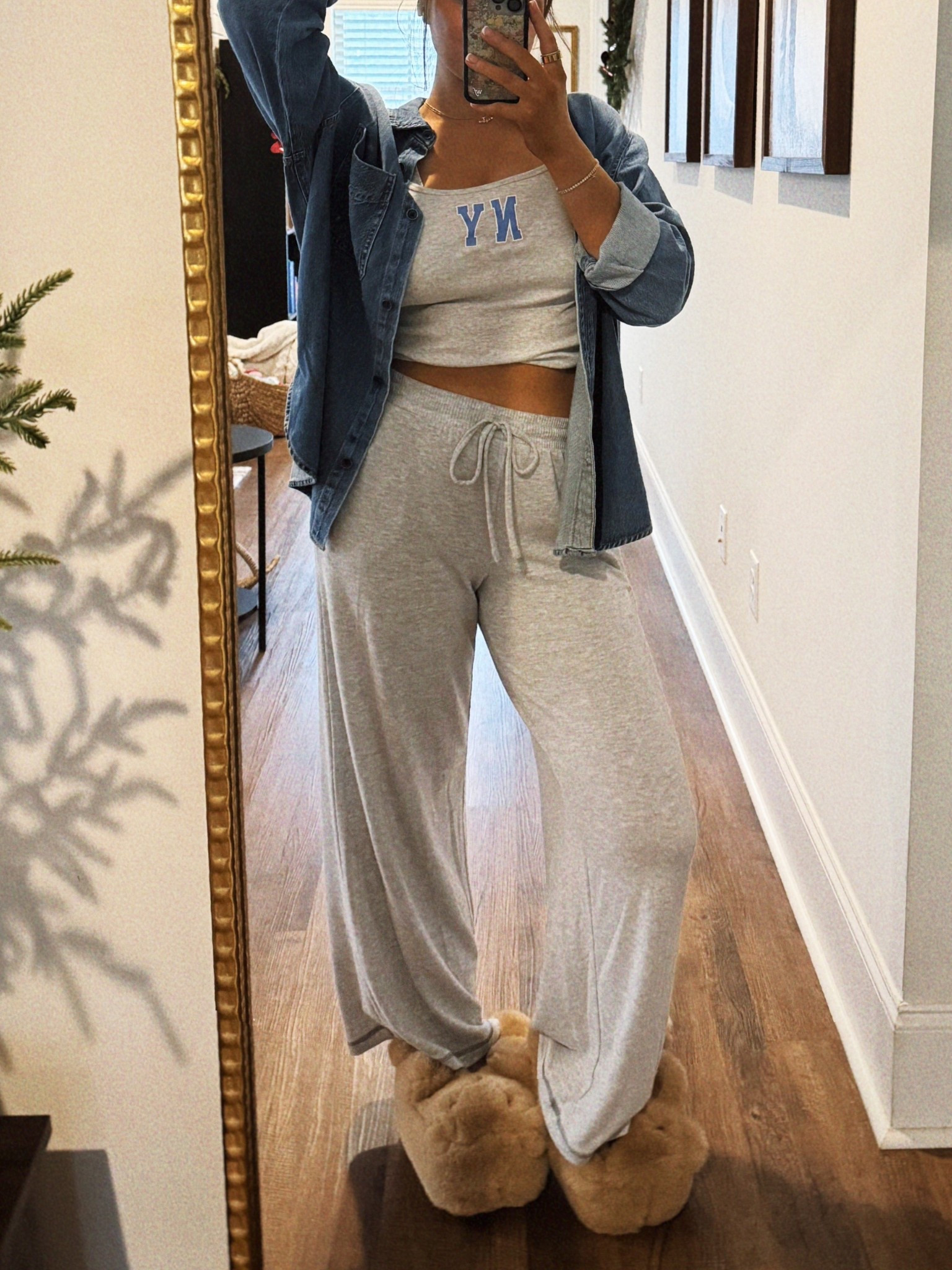 just the relaxing at home vibe ✨🫧🧺

#LTKdayinmylife #LTKootd #LTKgrwm