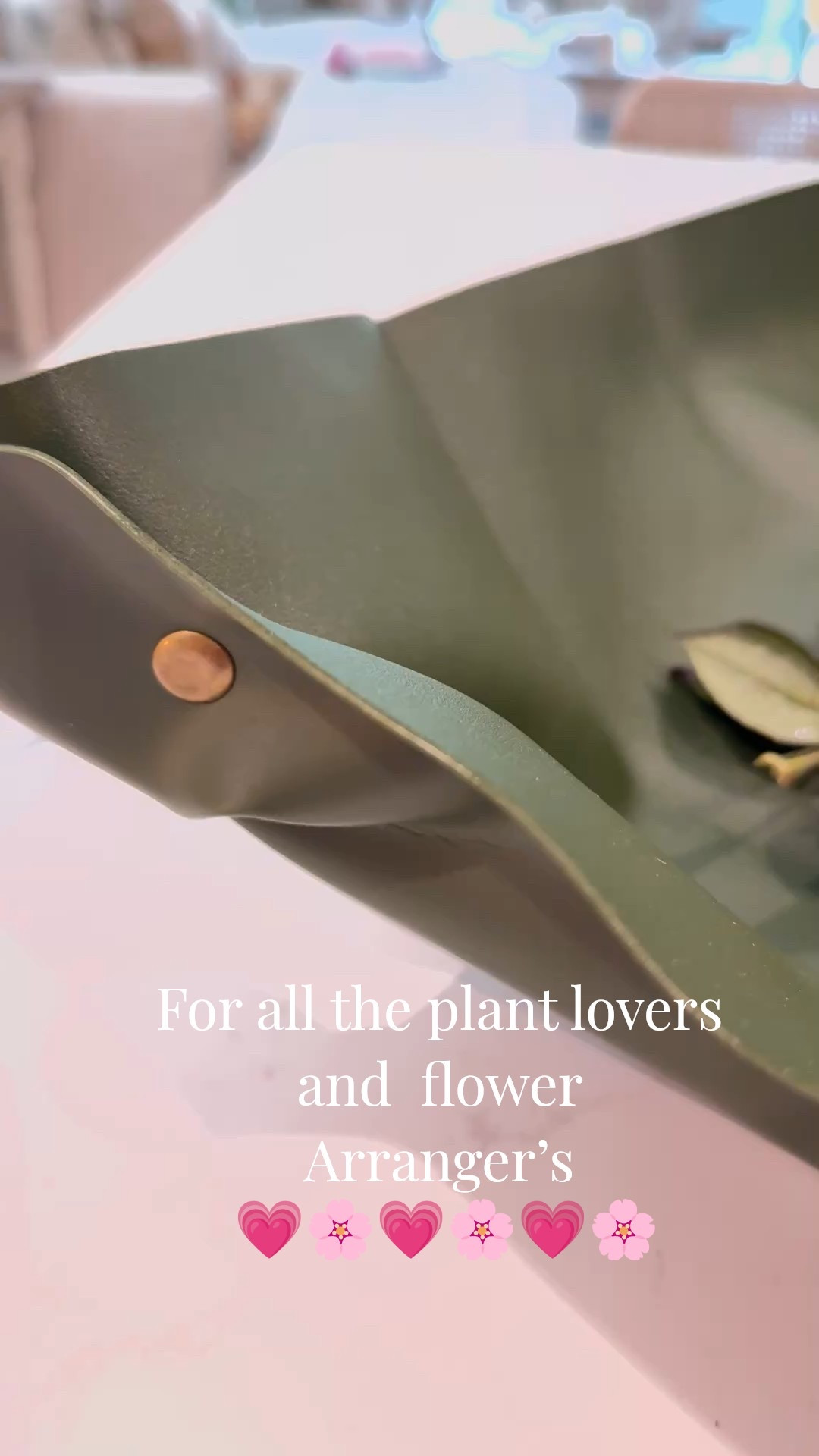 This has made life so much easier with easy clean up after arranging flowers or repotting plants 🌱 🪴🪻🌸🌷🌹
Easy to wipe and food to store.  Can be used indoors for those messy jobs sharing similar items that will do the same job 💗

#LTKU #LTKvlog #LTKHome