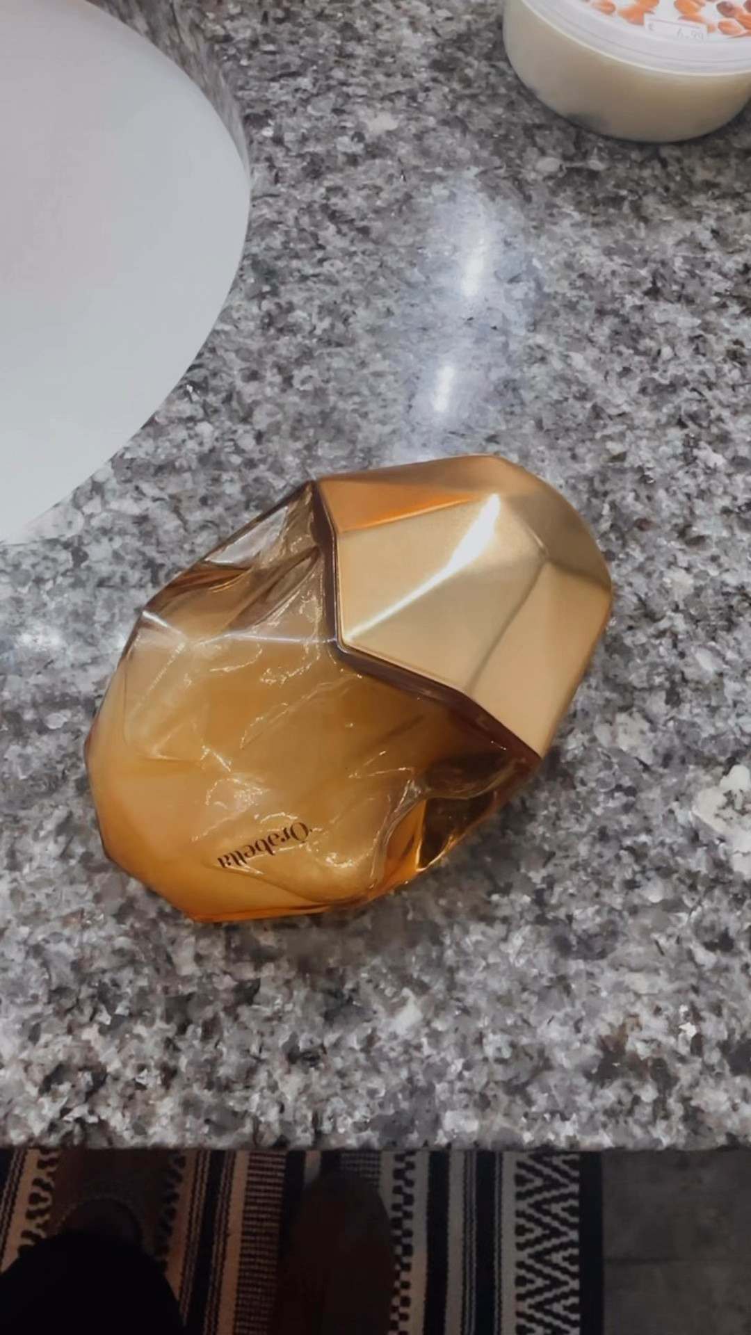 Did you say vegan & alcohol free? 
Orebella  
Blooming Fire which is a blend of  tropical oasis of monoi flower and exotic patchouli with a radiant bergamot. 
Scent lasts all day!!! 

#LTKU #LTKBeauty #LTKFindsUnder100