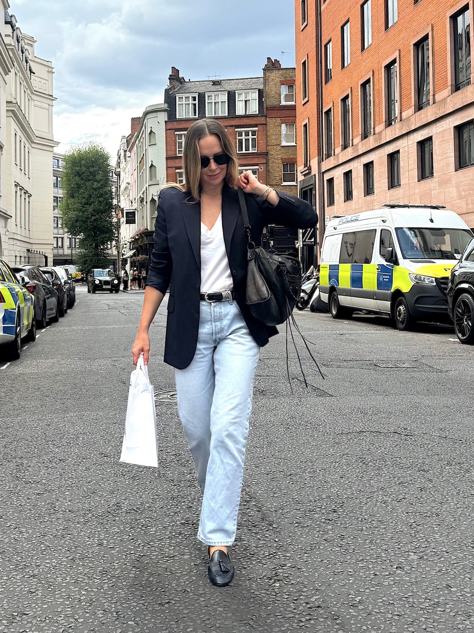 London Day 1

{Sizing on everything}
- Aritzia Blazer : wearing size 8
- Mother Tee: wearing size M
- Levi’s Denim: they run true to size
- The Row Loafers: I sized up to a 39.5 (1/2 up from my normal size)

#LTKTravel