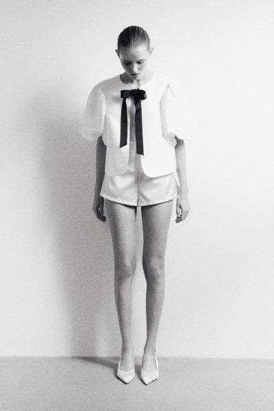 Balloon-sleeved Blouse - Round Neck - Short sleeve - White - Ladies | H&M US | H&M (US + CA)