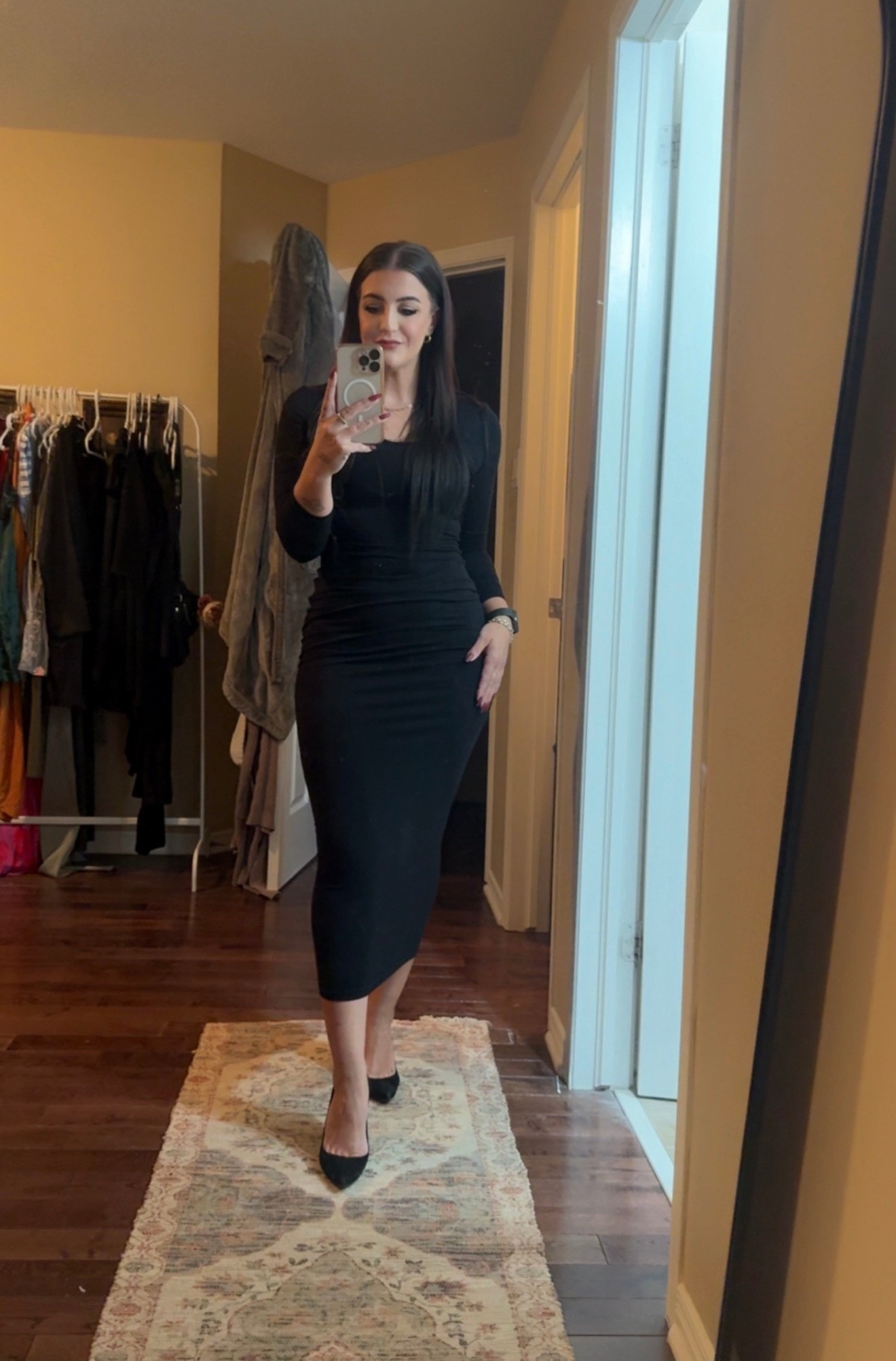 A form fitting black dress creates the perfect shape and silhouette for a great date night option 😘 

#LTKdresses #LTKdatenight #LTKpartywear