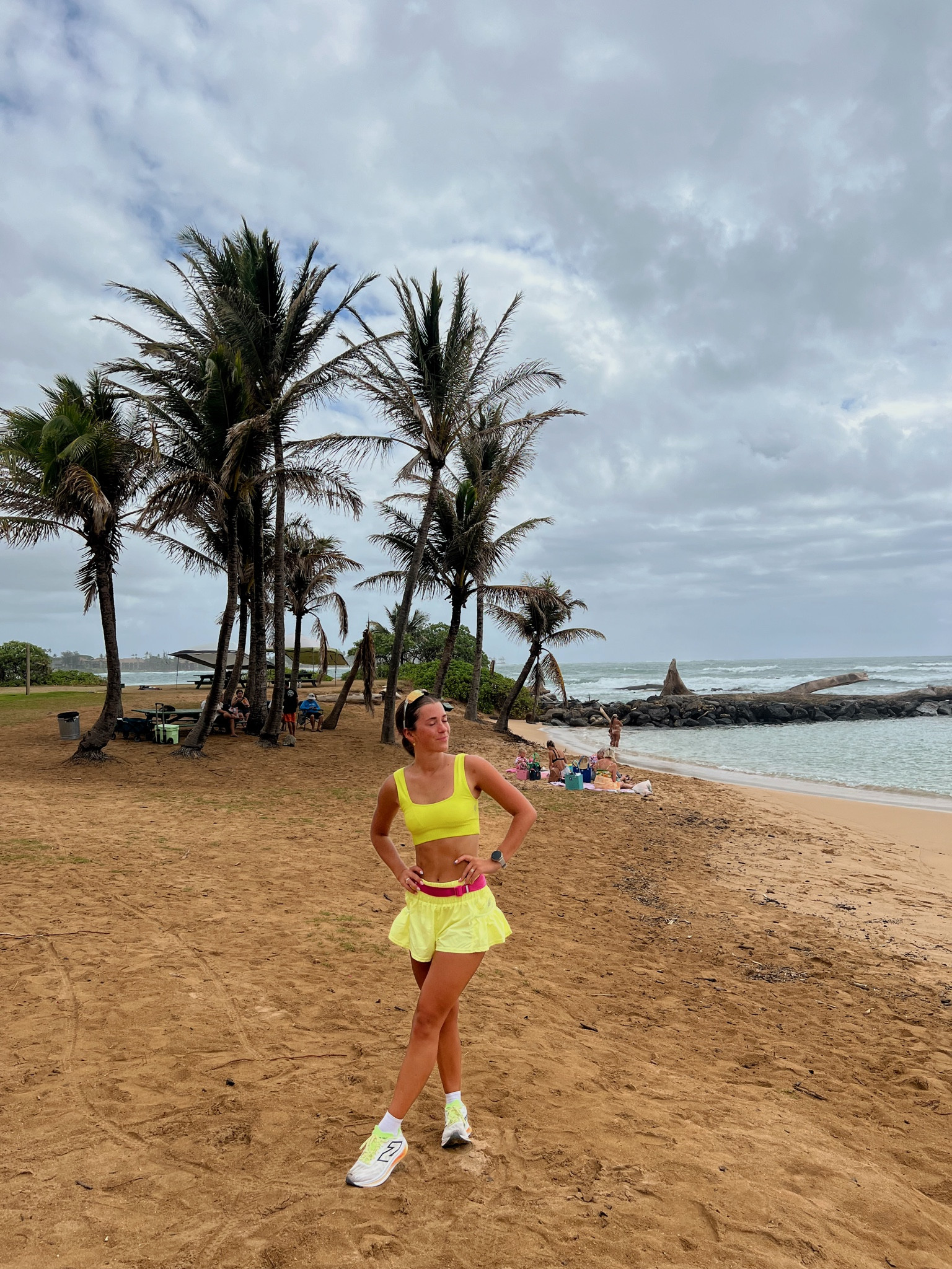 16 mile run ootd in kaua’i!!

#LTKFitness #LTKCon #LTKActive