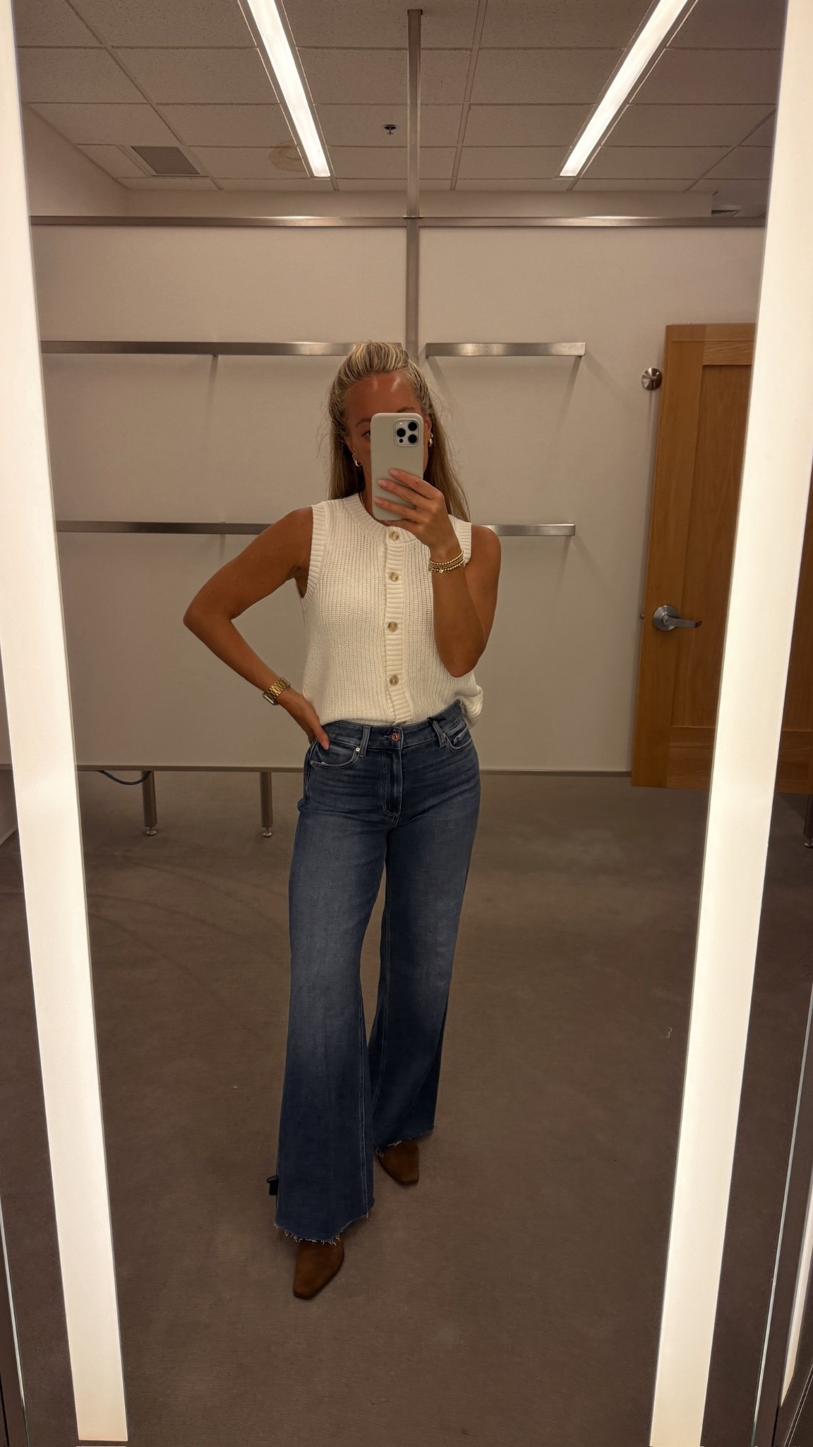 Nsale - loving this sleeveless cotton cardigan! Comes in 3 colors & good Summer to Fall transitional fit! 

Casual outfit, summer fit, summer style, fall fit, fall style, teacher outfit, casual work fit, Nordstrom sale



#LTKShoeCrush #LTKSaleAlert #LTKStyleTip