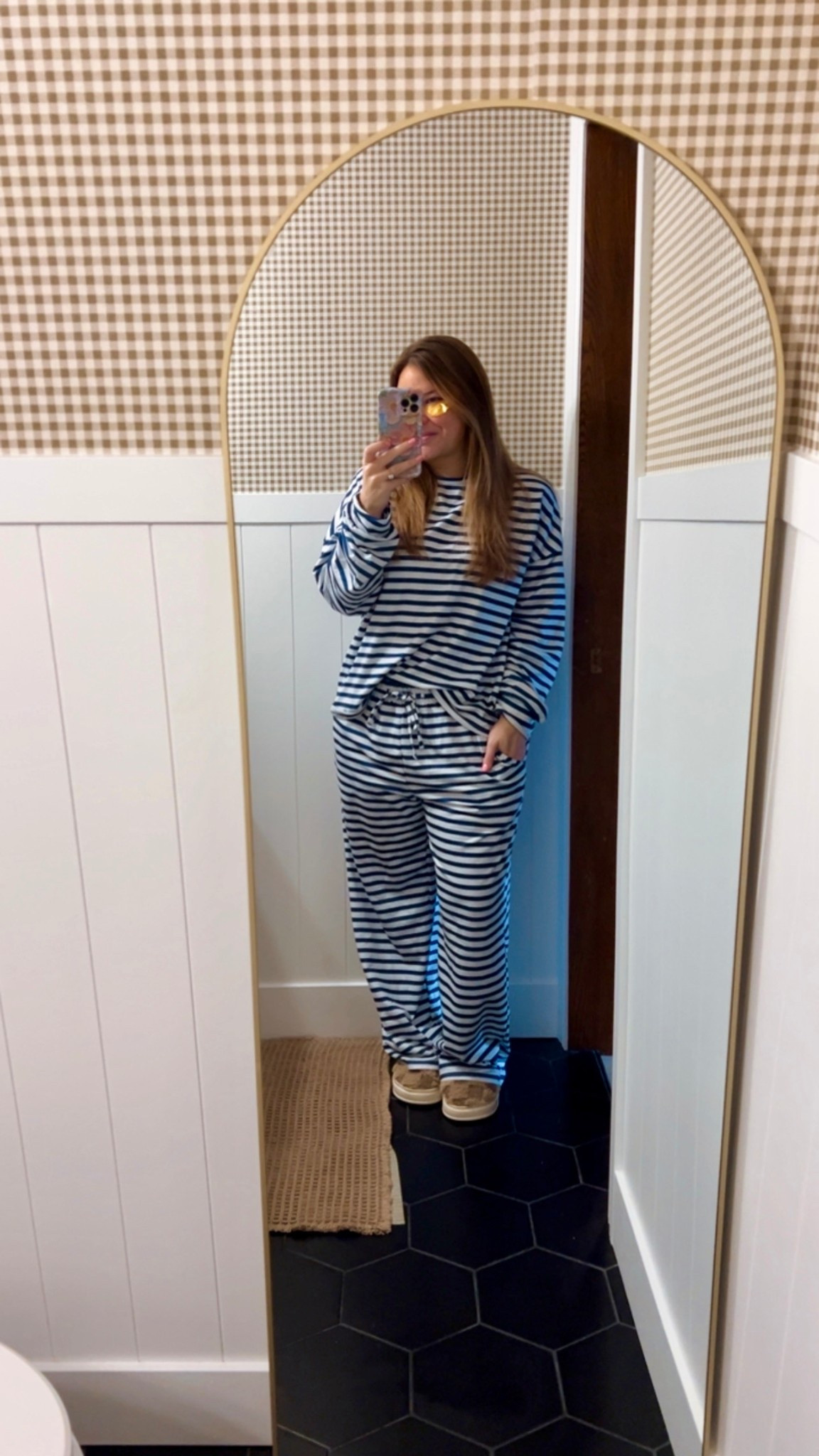 Striped lounge set 



#LTKmomlife #LTKootd