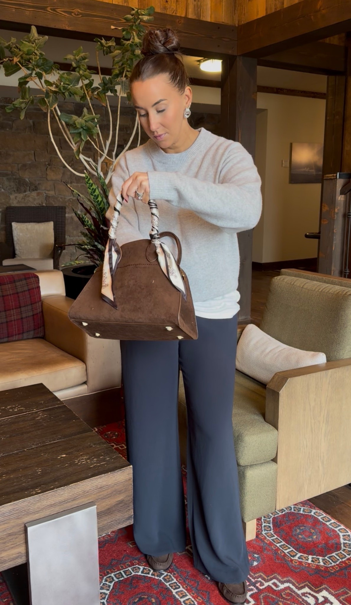 Lazy fall outfit in the mountains 🍂 🏔️ 

Tshirt: L
Sweater: L
Pants: Med Reg


#LTKStyleTip #LTKSeasonal #LTKootd