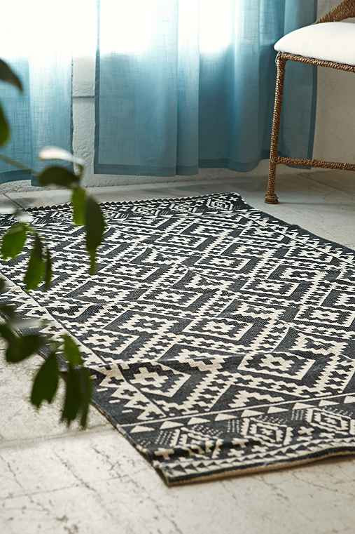 Magical Thinking Tahoe Geo Printed Rug,BLACK & WHITE,3X5 | Urban Outfitters US