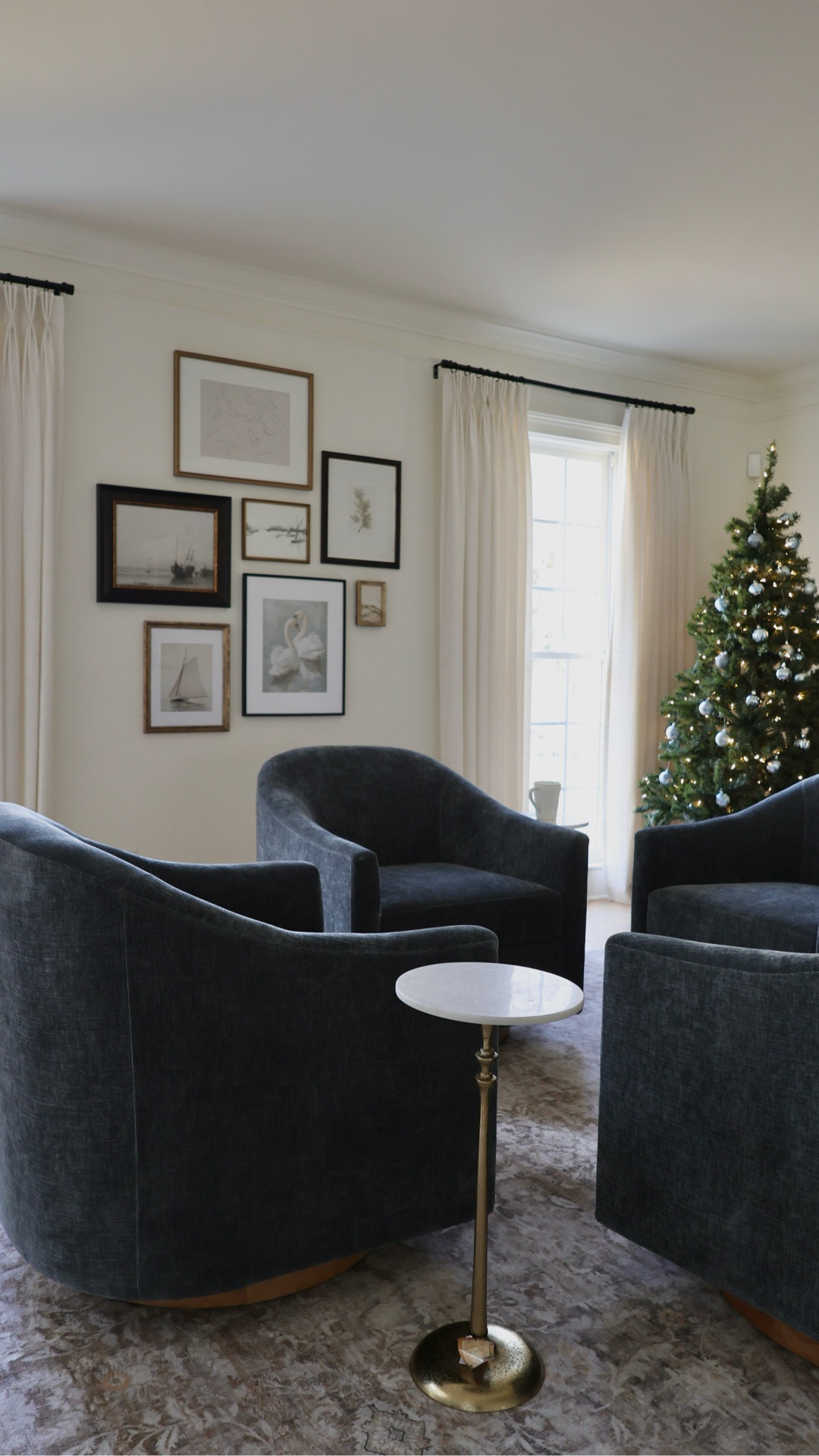 Merry Christmas from our cozy corner to yours ❤️

Holiday Home | Cozy Christmas | Festive Decor | Coffee Room Inspo | Minimal Christmas Decor 

#christmas #atlantadesigner #holidaydecor