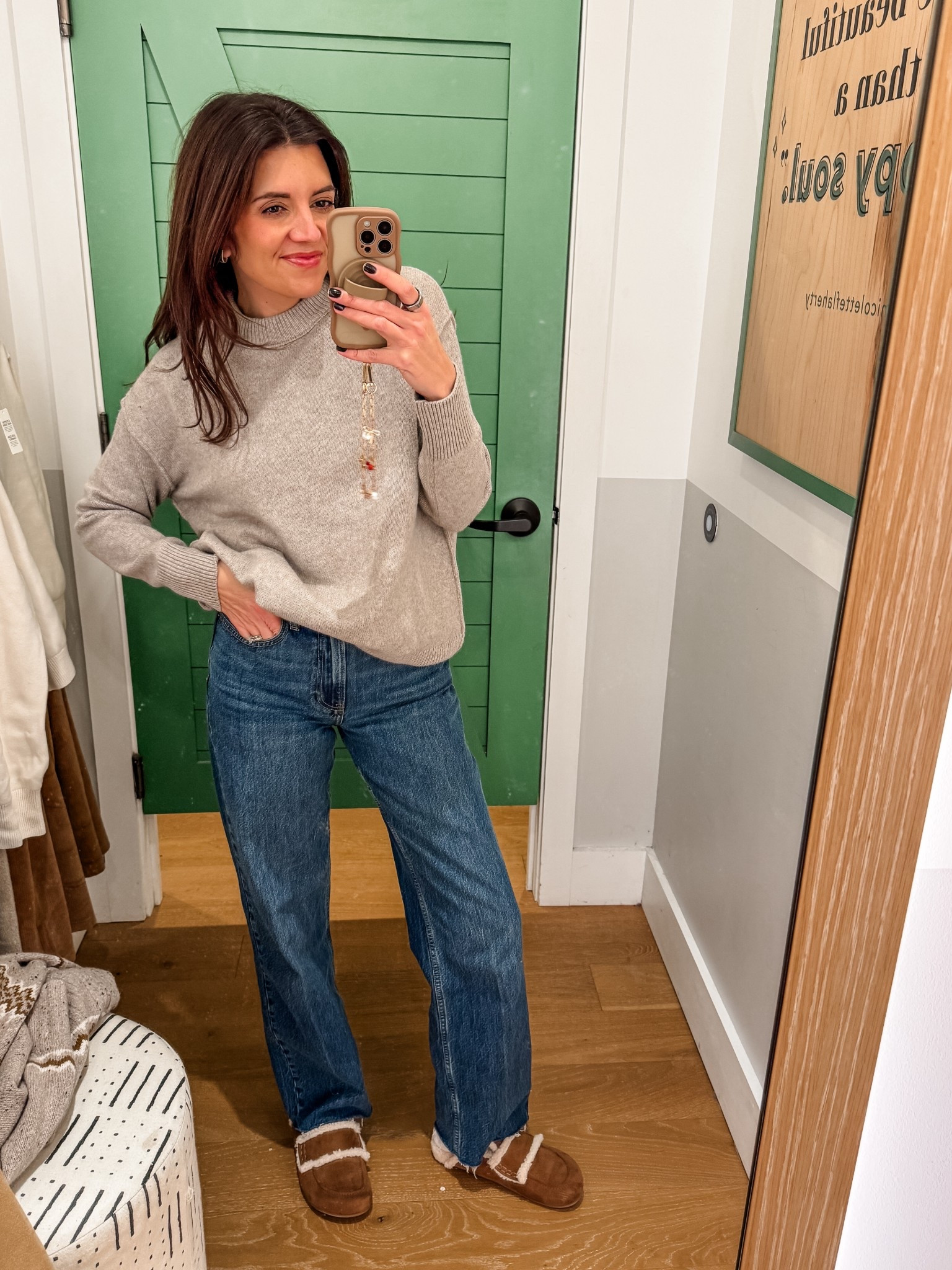 Favorite Abercrombie jeans now 25% off (back to Black Friday pricing!) I’m 5’7” in a size 26 long. @abercrombie 

#LTKFindsUnder100 #LTKSaleAlert #LTKOver40