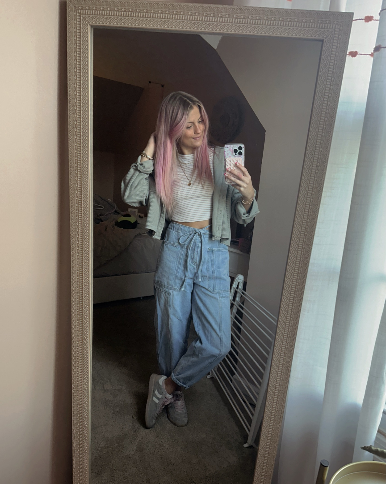 Fall salon fit 🍂✨

Cardigan is old AE🥲 found similar!
Shoes are coolway;)

#LTKBeauty #LTKStyleTip