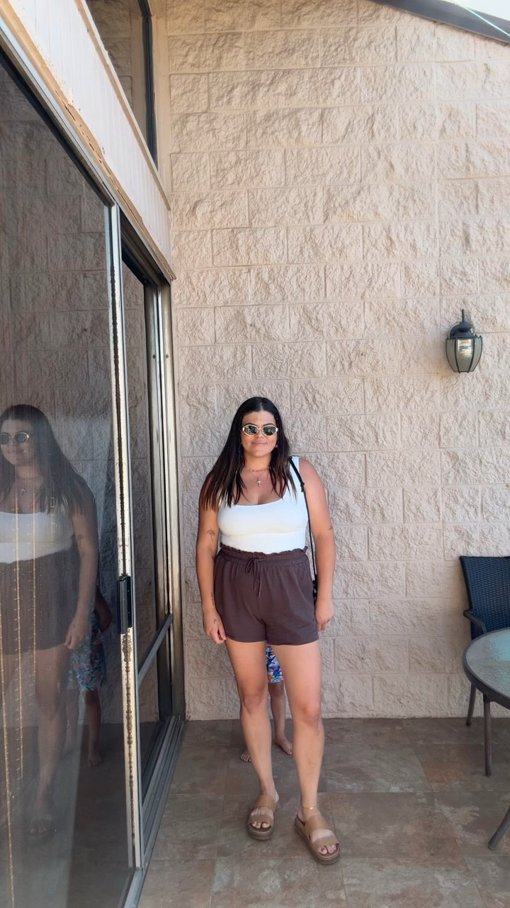 Midsize vacation outfit! I love these stretchy shorts from Amazon Hawaii outfit, vacation outfit, cruise outfit! 



#LTKFindsUnder50 #LTKStyleTip #LTKMidsize