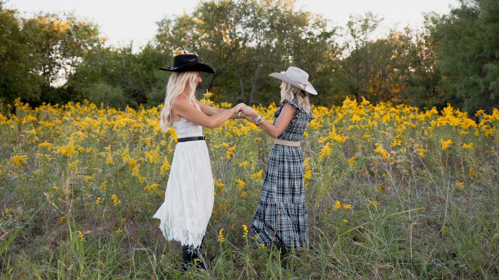 Love these dresses! Perfect for Fall Pictures!

#LTKSeasonal #LTKHoliday
