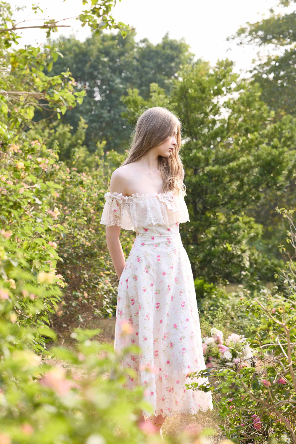 Living my cozy fall fantasy in these dreamy cottagecore dresses 🍎🍂 Soft textures, romantic silhouettes, and the prettiest earthy tones make these perfect for all your autumn plans ✨ #fallfantasy #cottagecoreaesthetic #romanticvibes #cozyoutfits #ltkfall #autumnstyle 

 #LTKSeasonal #LTKU #LTKSaleAlert