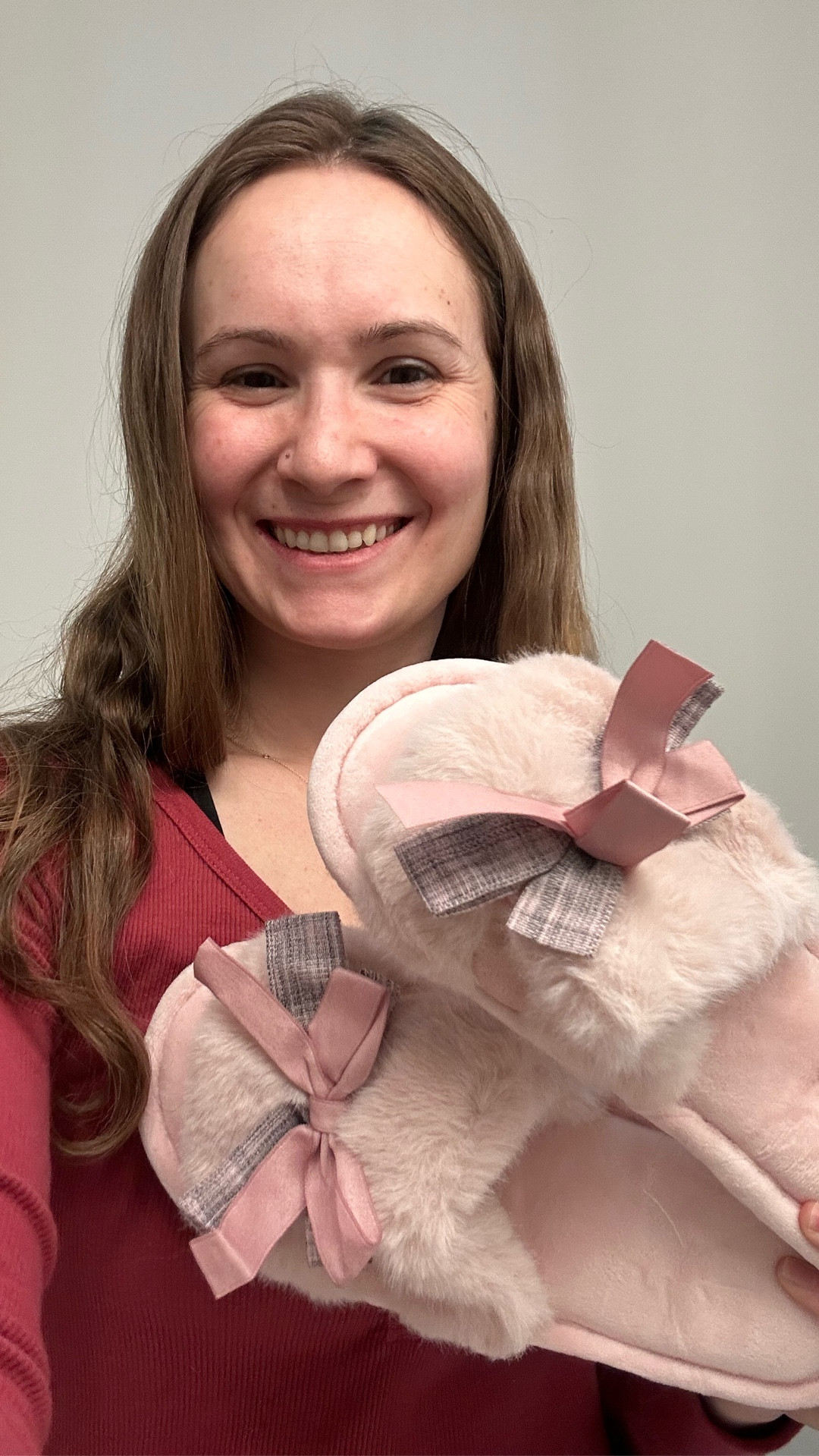 These slippers are the great last minute gift for Christmas to spoil the women in your life! They are not only cute but they’re super comfy too

#LTKBeauty #LTKselfcare #LTKGiftGuide