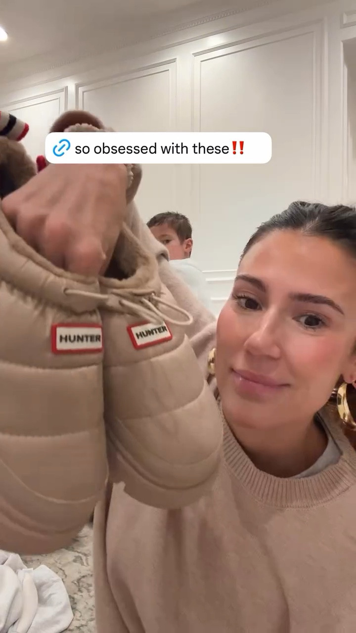 So obsessed with these new Hunter slides! They are so cozy & waterproof too!! Would make a great gift 

Hunter, gift for her, teen girl gift, waterproof boots @nordstrom @hunter 

#LTKGiftGuide #LTKStyleTip #LTKShoeCrush