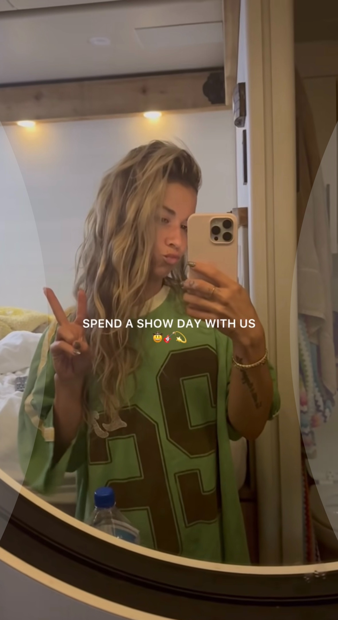 This jersey tee is SO cute for fall time! 

anthropologie l fall l tee 

 