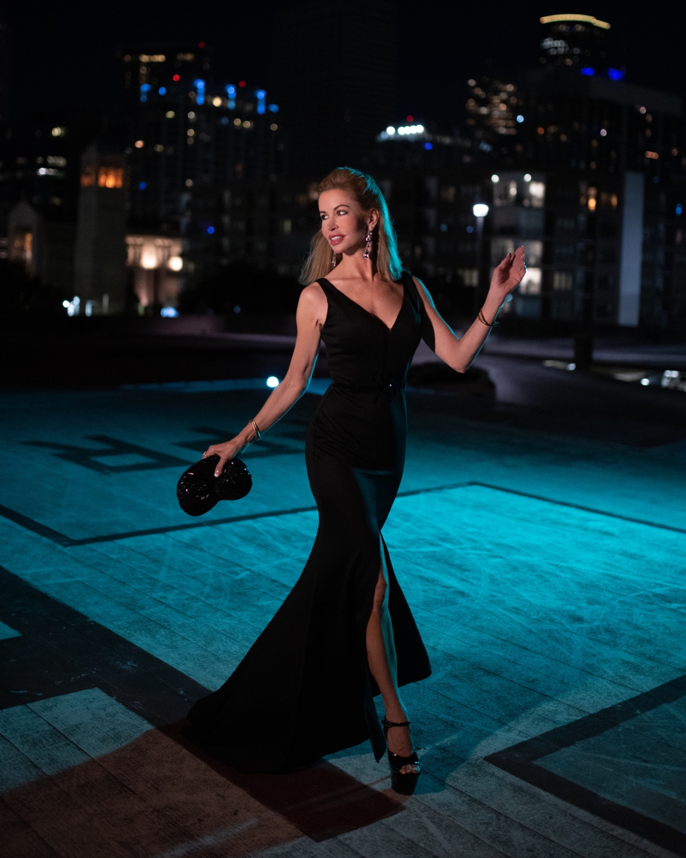 This is a perfect black tie wedding guest dress or a gorgeous homecoming dress and/or holiday party look at a fantastic price!
•
•
•
•
•
#homecoming #christmas #holiday #bodycon #wedding #guest #weddingguest #party #black-tie #blacktie #lbd #dress #gown #maxi #evening #littleblackdress 

#LTKwedding #LTKunder50 #LTKunder100