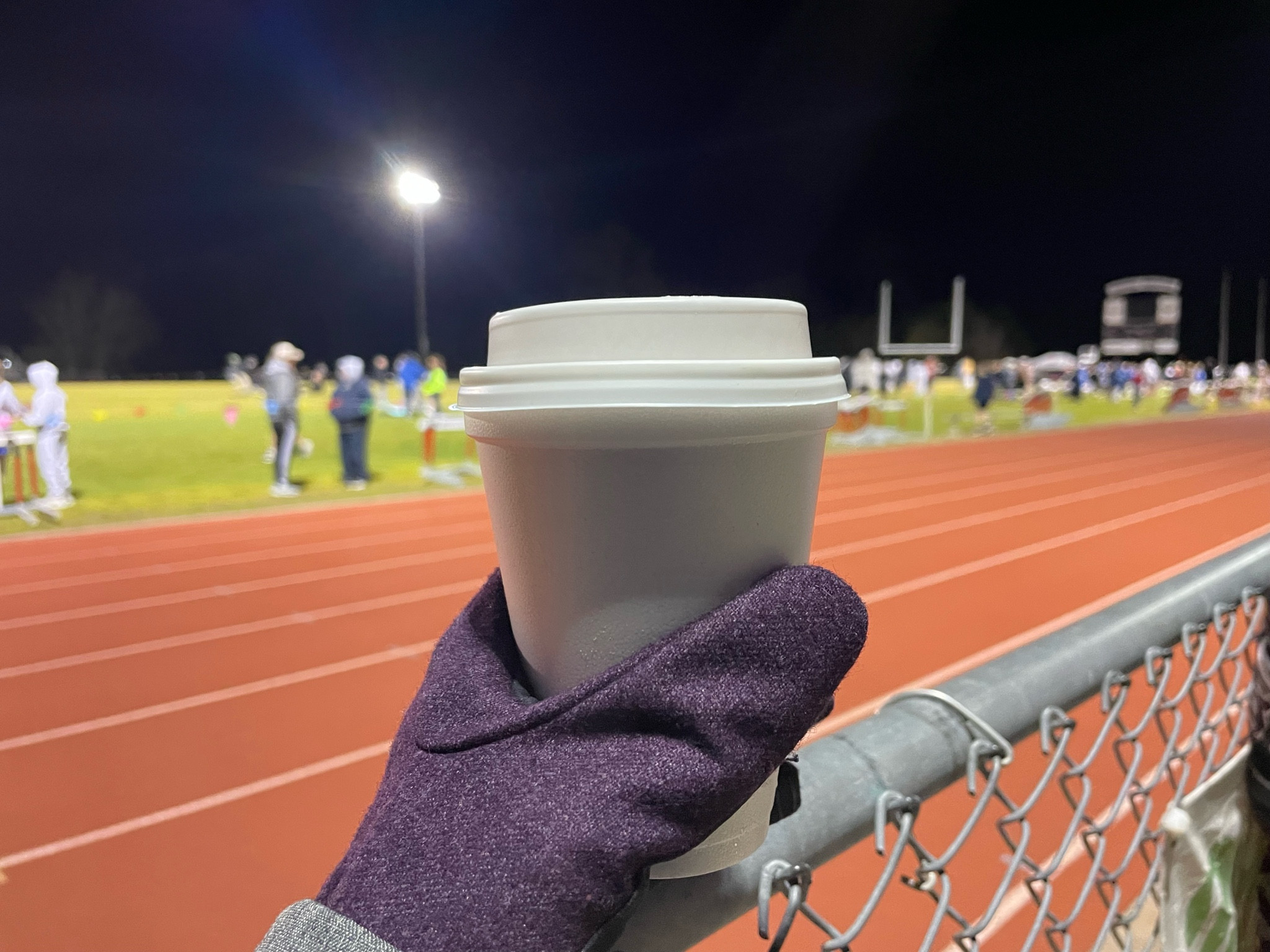 Track season is back. My city keeper gloves from @lululemon were perfect tonight in this cold weather. #Gloves #Fashion #Lululemon #TrackMom #Keepingwarm