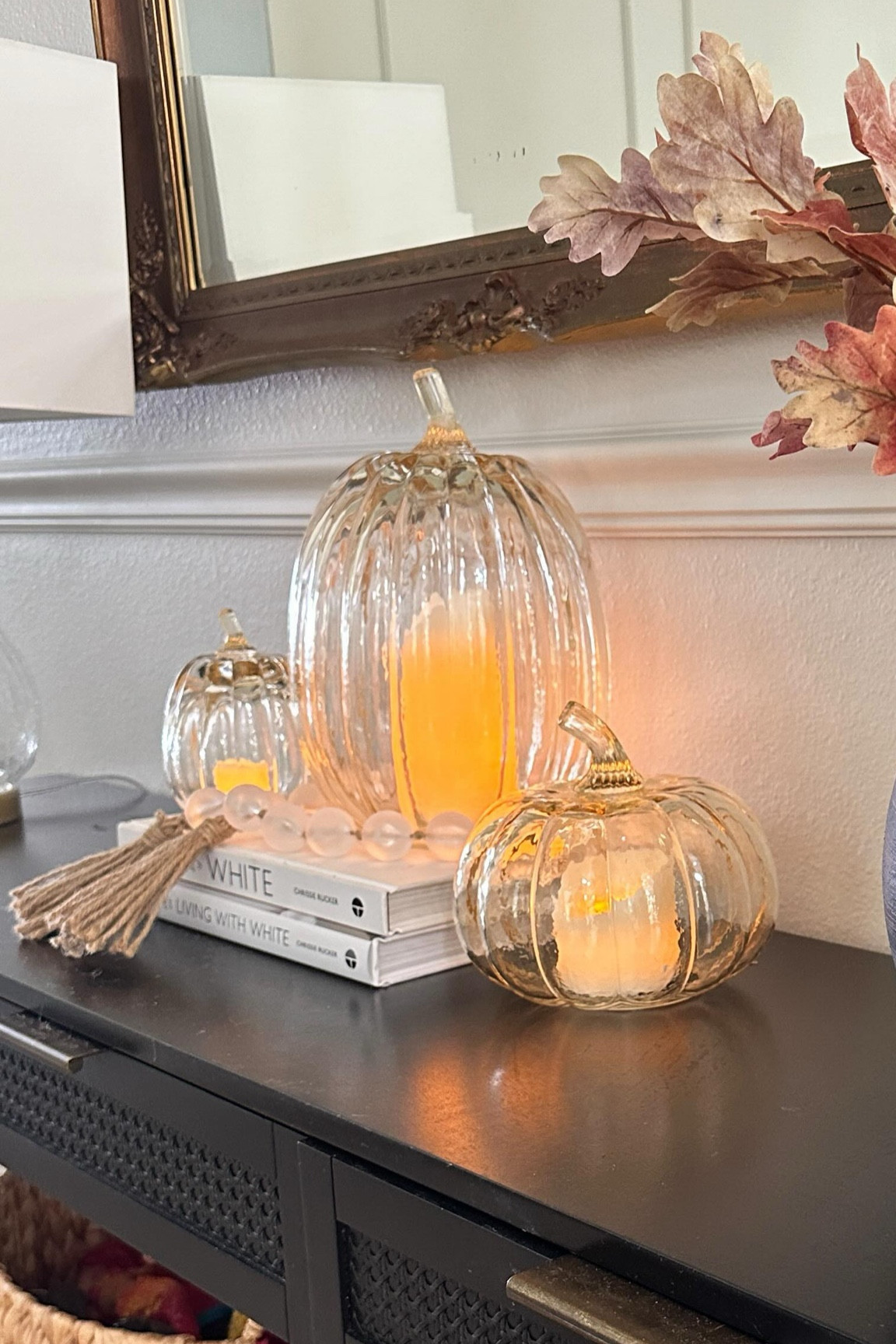 I got these glass pumpkins from target. I had my eye set on some other ones that were way too expensive and when I saw these, I’ve had to add to car. They’re so cute and the collection of three is a perfect attached to my fossil table. #falldecor #target
