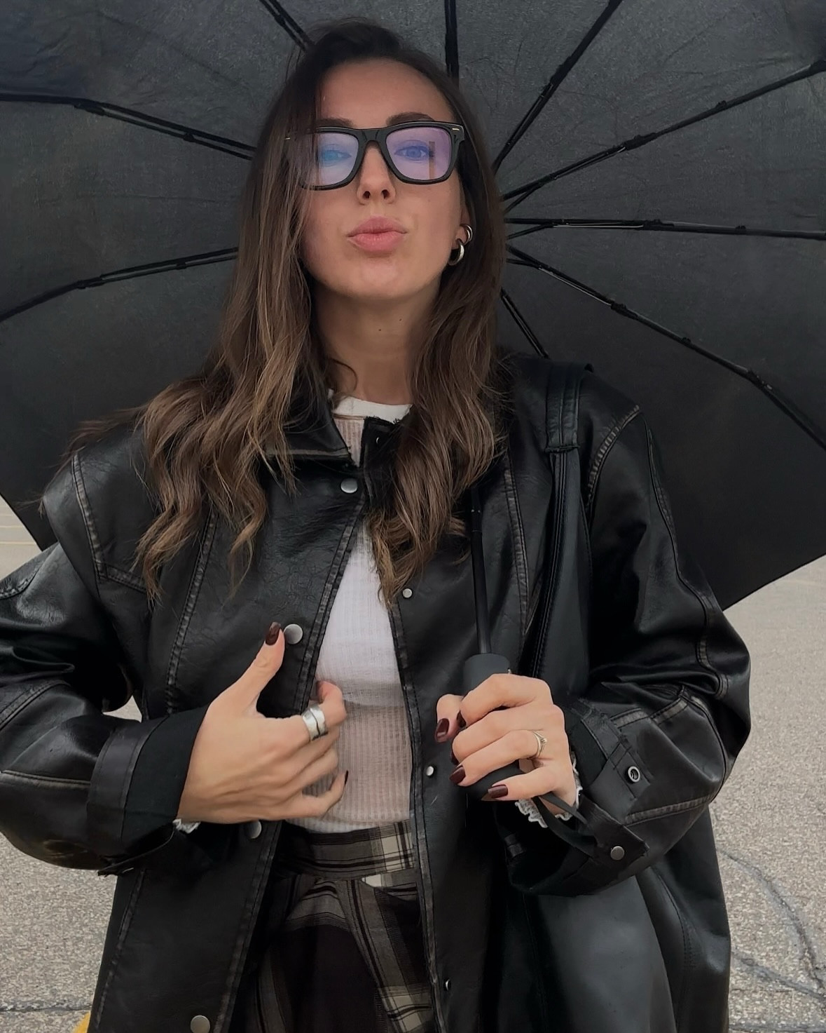 Day 11. Outfits until 5k followers ✨
Plaid is the trendiest pattern right now.
Glasses and sunglasses are some of my favorite accessories, I could have tons in every style 🤓
Viral COS skirt @cosstores and this weather are my perfect match 🍂

Outfits | fashion | Pinterest | creator | stylish | looks | fall outfit ideas