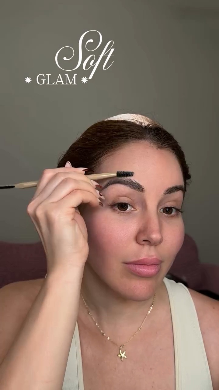 Soft Glam ✨ 

I had so much doing this 
#makeuproutine #softglam #softglamlook #beauty #grwm

#LTKBeauty #LTKgrwm #LTKselfcare