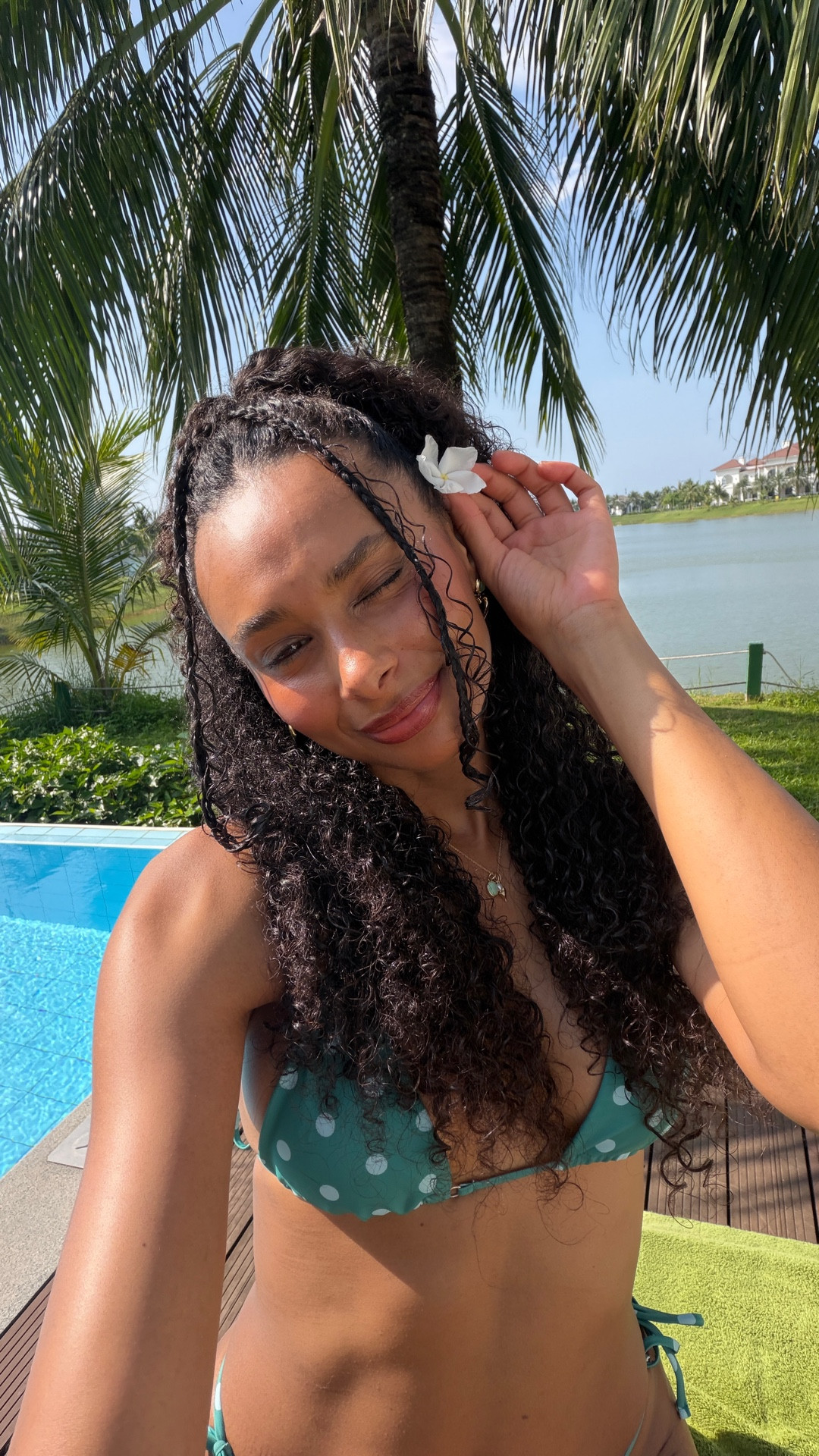 Post-pool curly hair reset ☀️👙