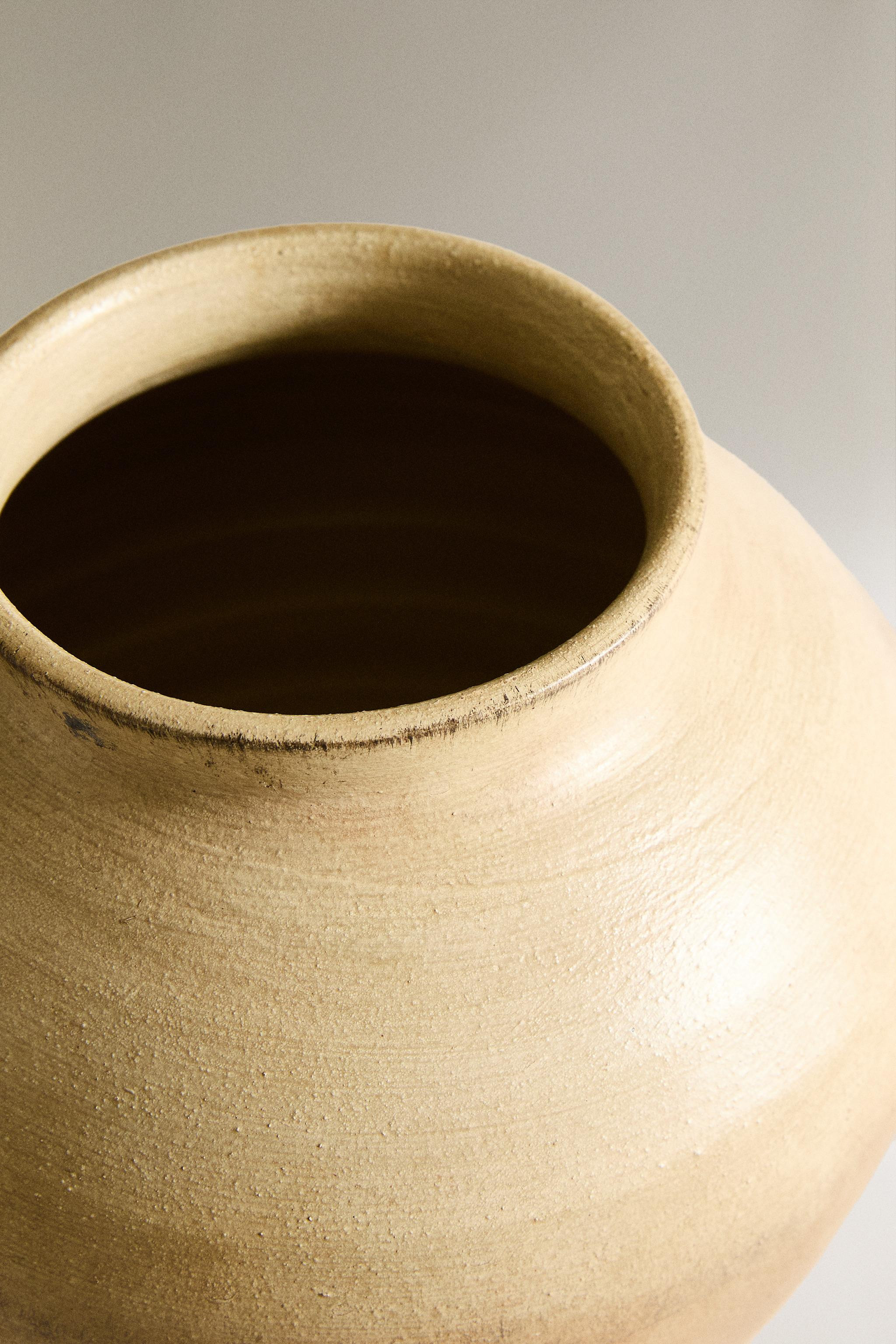LIGHT TERRACOTTA VASE | Zara US