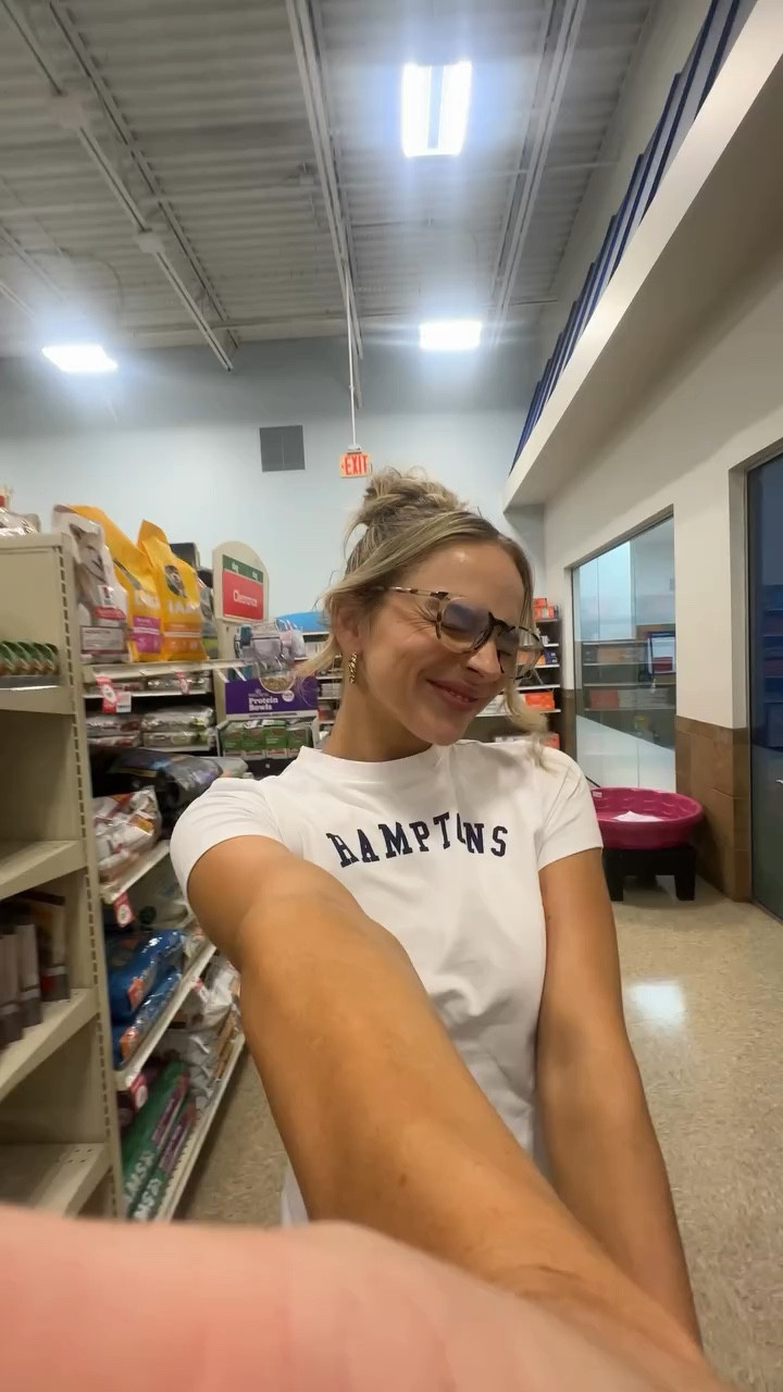 fam errands just missing our boy 🥹 but we did stop by @petsmart and get him some new fishies since our we lost 7 in the last month 🪦 (PSA do not put fair gold fish in your fish tank with others) // say ‘WANT’ for anything in the vid @publix @freestyle.world @walmartstyle @britaxus @nothingbundtcakes @getgorgie 

ditl, day in the life, evening vlog, family, errands, mom of 2, postpartum, mom vlog mini vlog #minivlog #ditlvlog #momvlog #dayinmylifevlog