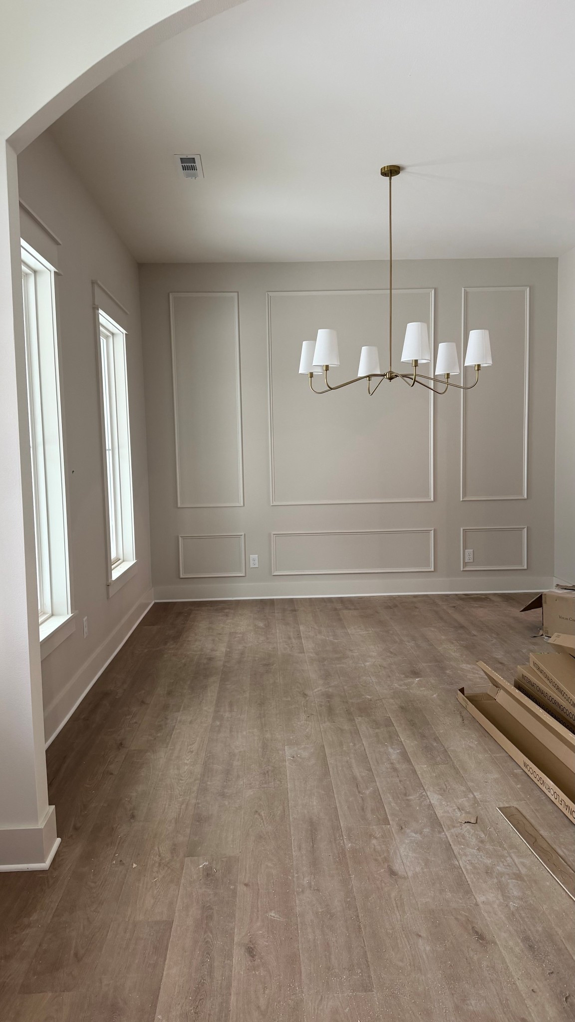 Affordable dining room chandelier! 



#LTKHome