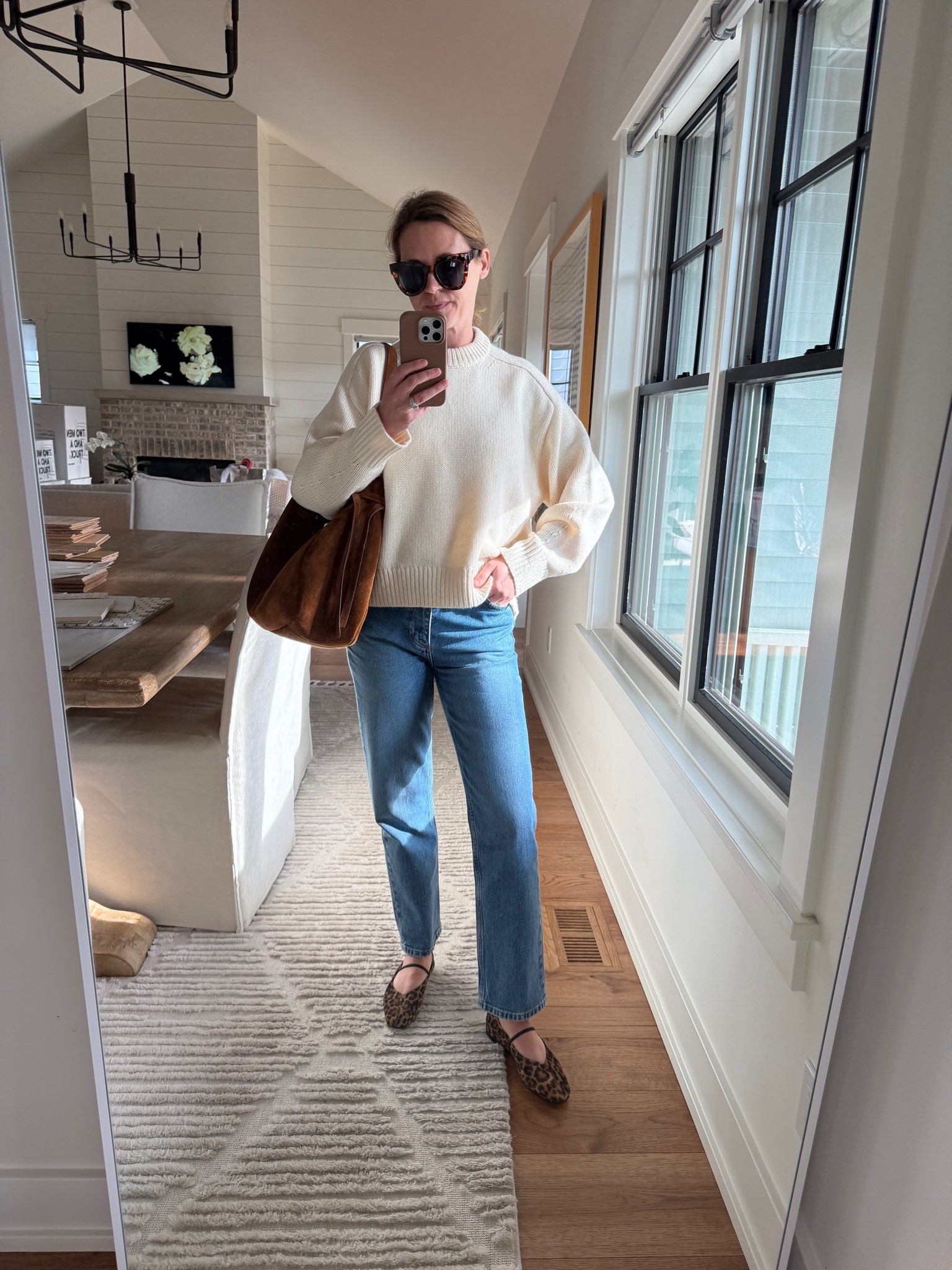 Sweater size small
Jeans size 26 (I went up a size)