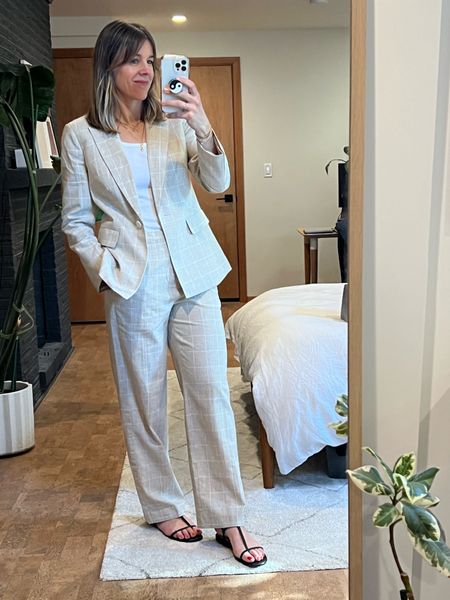 New spring power suit! To keep my look professional in the spring and summer, linen is my go-to fabric. This blazer and pants from Madewell fit the bill nicely.

FYI, the blazer is fitted and the pants run big! Wearing a 6 in both, will have my pants taken in a bit at the waist or size down.

Use the promo code LTK20 to save 20%
@madewell #madewellpartner #pr

#LTKxMadewell