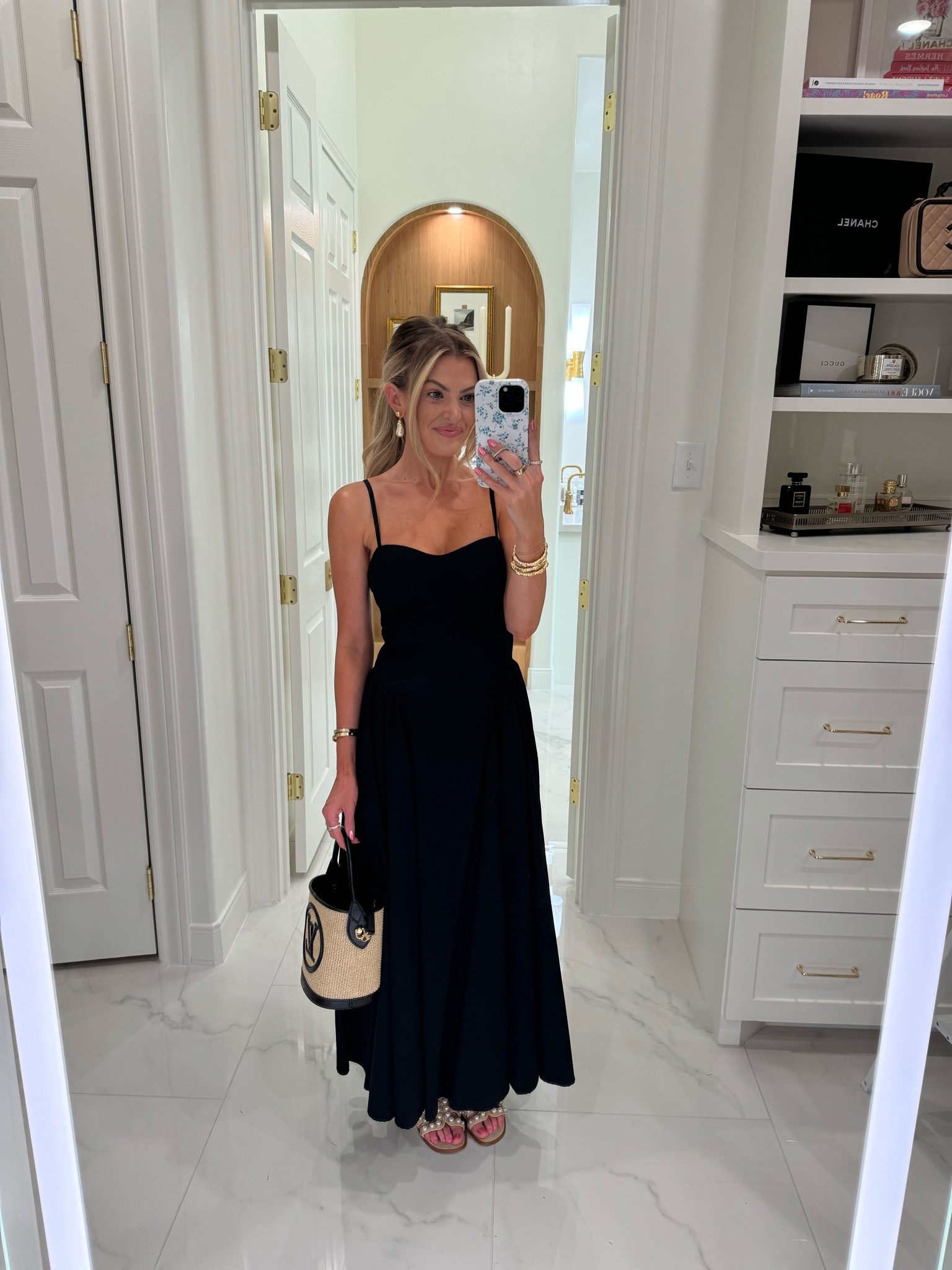 Love the neckline on this dress! Save 20% on dresses plus an extra 15% with code: DRESSFEST

Size: XS

Summer dresses, wedding guest dresses, summer style, Abercrombie sale, Abercrombie dresses, summer trends

#LTKFindsUnder100 #LTKSaleAlert #LTKStyleTip