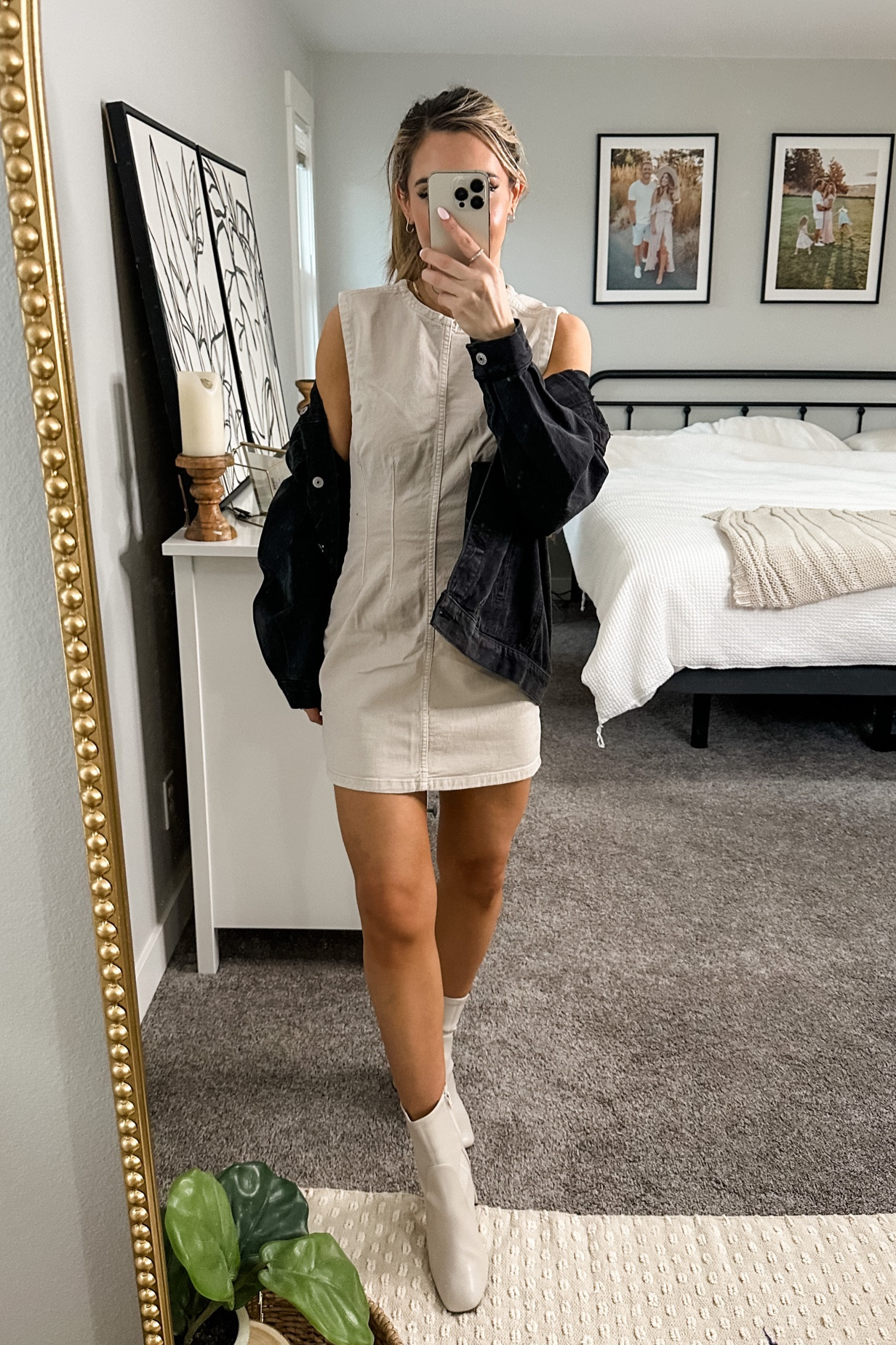 This shell denim mini dress is SO flattering & pulls you in at the waist creating an hourglass figure! 

#LTKSpringSale #LTKfindsunder100 #LTKstyletip