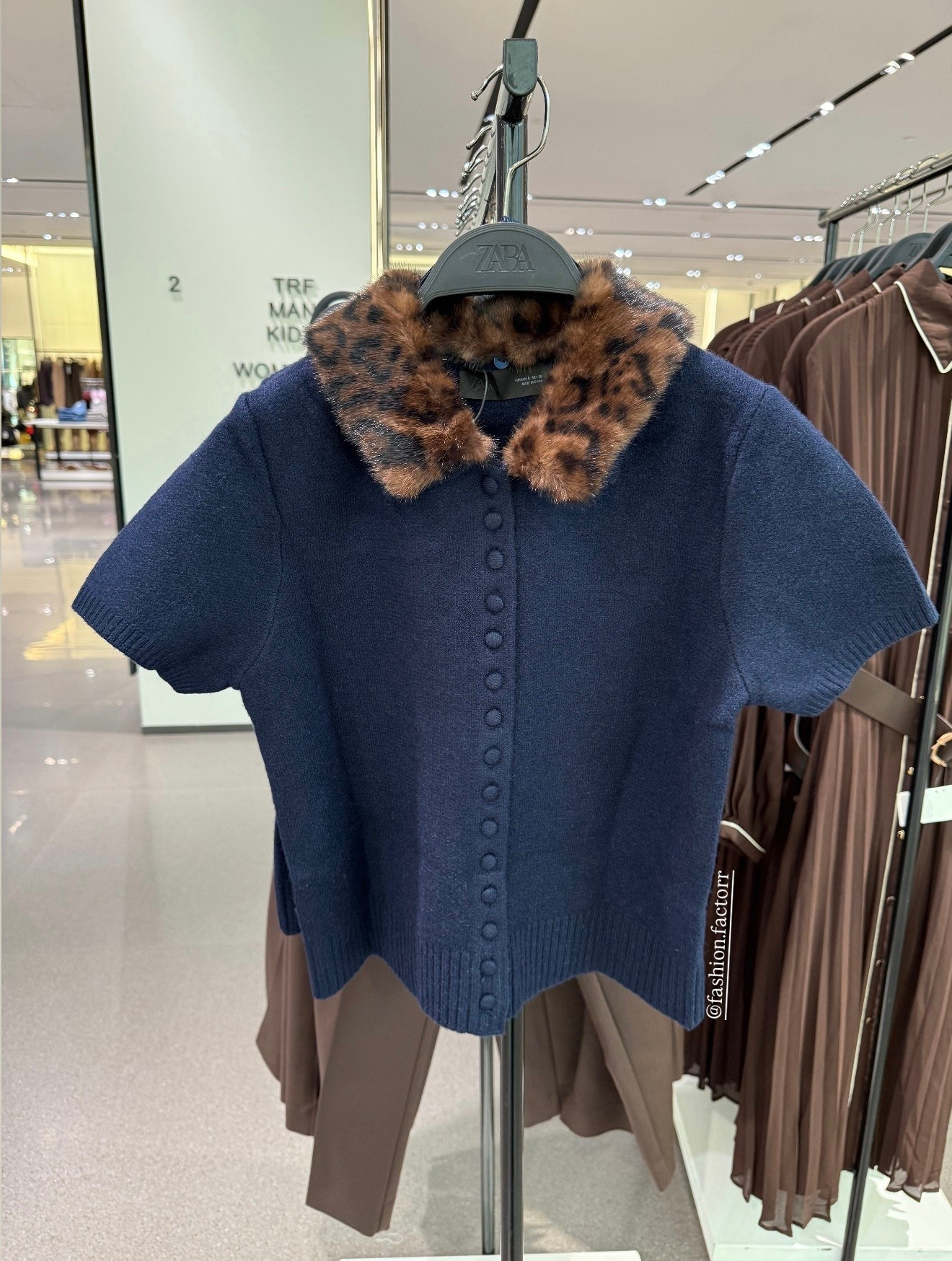 Gorgeous animal print collar cardigan with short sleeves. Perfect for work, elevated casual outfit or date/drink with friends🤍

#LTKNYFW #LTKFindsUnder50 #LTKStyleTip