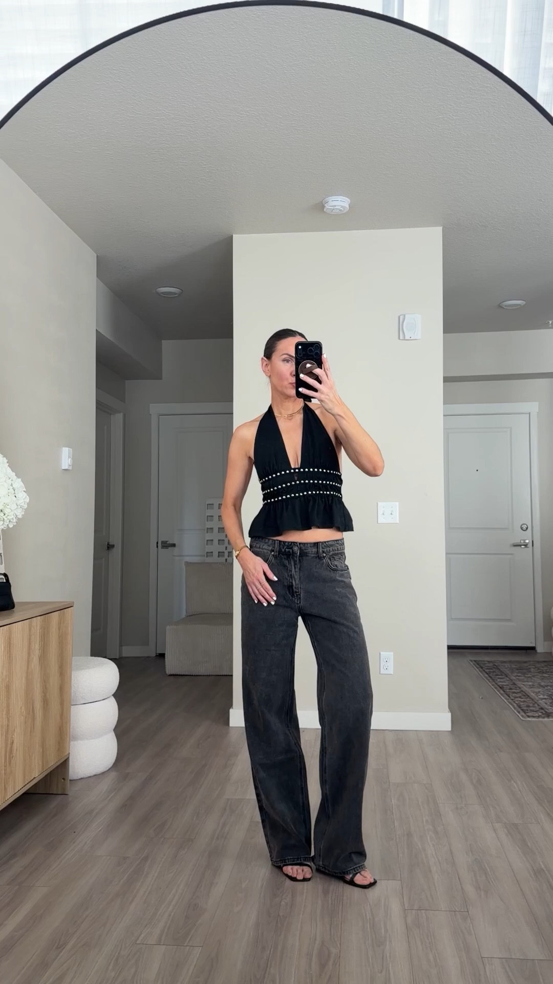 Wearing small in top and jeans 




Going out top
Black denim
Black jeans
Black top handle bag
Going out outfit 