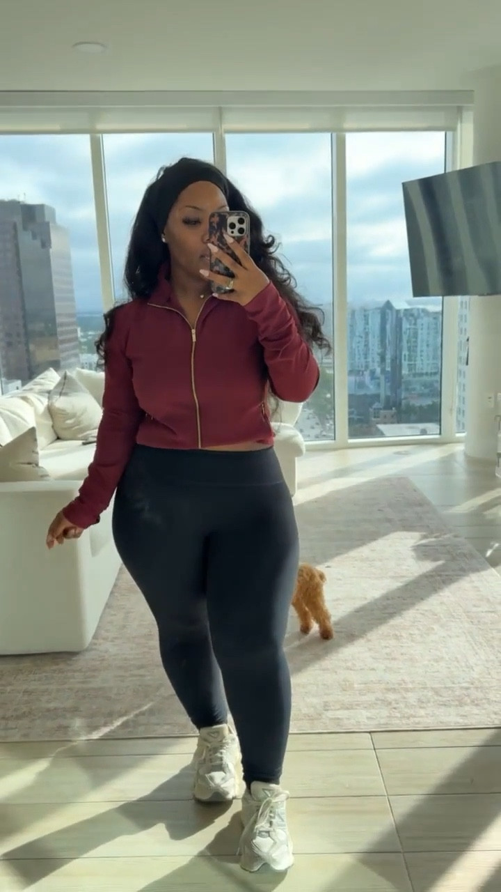 Chic hot girl walk fit ✨


Workout fit, curvy girl fashion, athleisure, Salt Project, activewear, Emmy Petit 

#LTKPetite #LTKActive #LTKMidsize