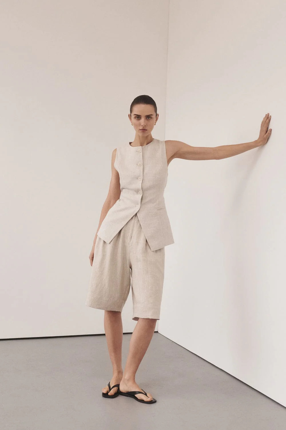KAYLA NATURAL LINEN BERMUDA SHORT | DISSH