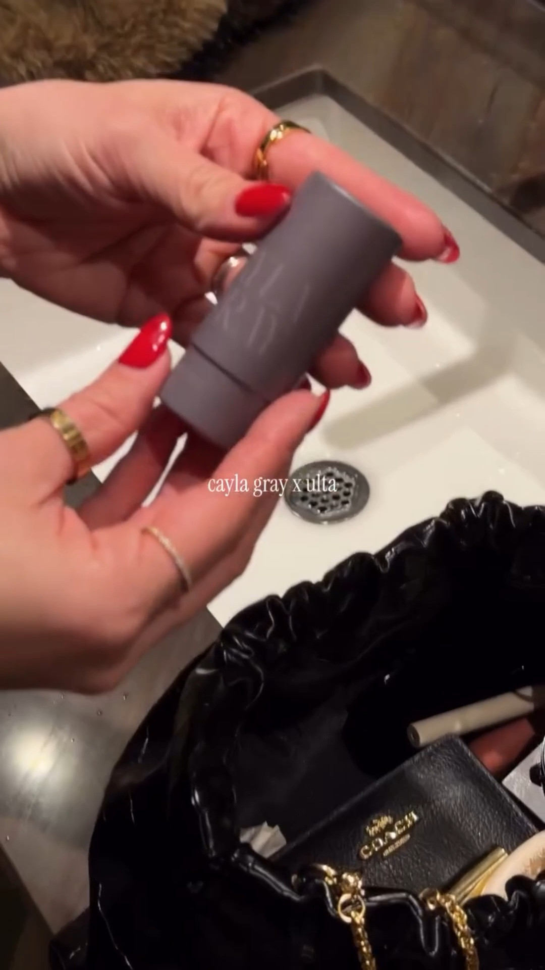 Girls day, but make it smell good 🫶🏼

Threw my Cayla Gray discovery kit in my bag so I could freshen up allllll day long 🥀

Every scent is so unique and perfect for everyday wear or a fancy night out 🍸  @caylagrayco is non-toxic, which makes me love it even more.

Available at Ulta NOW 💌

@caylagrayco x @ultabeauty ✨🖤