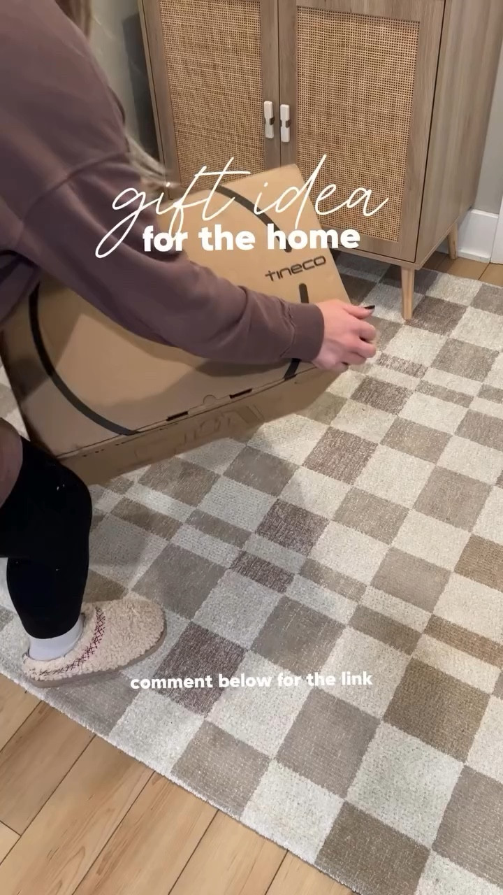 ✨ Unboxing a new @tinecoglobal dream the ONE spot cleaner! ✨

This compact powerhouse is my new cleaning BFF. 🧹 From tough stains to everyday messes, it’s here to make life easier and my home sparkle. ✨

Shop it here: [link in bio] or grab yours now 👉 https://amzn.to/4ilFNRy

#Tineco #ONEspotEssentials #CleanLiving #HomeHacks #AmazonFinds #Unboxing