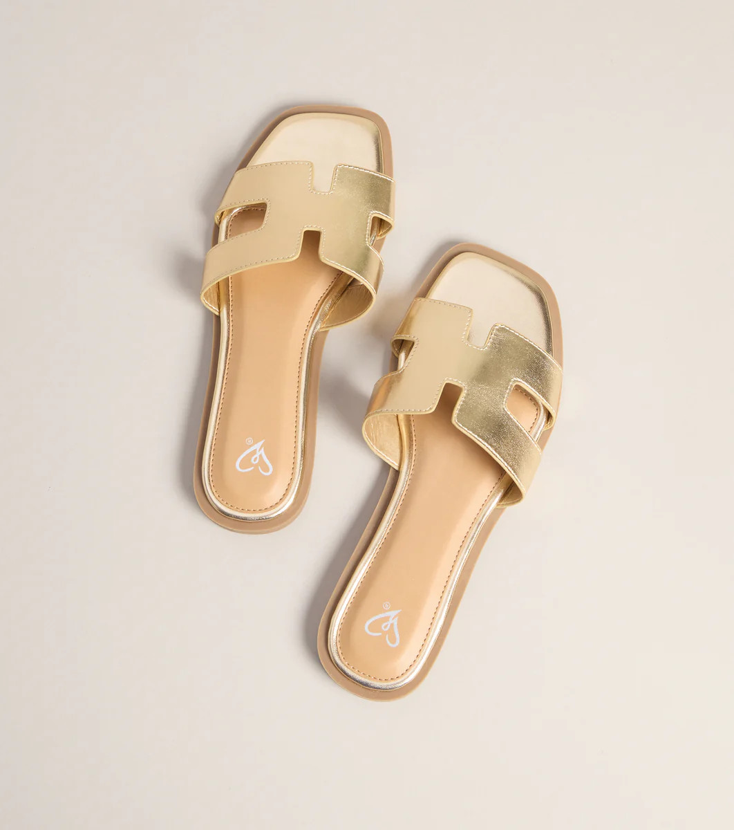 Resort Days Slide Sandals | Windsor Stores