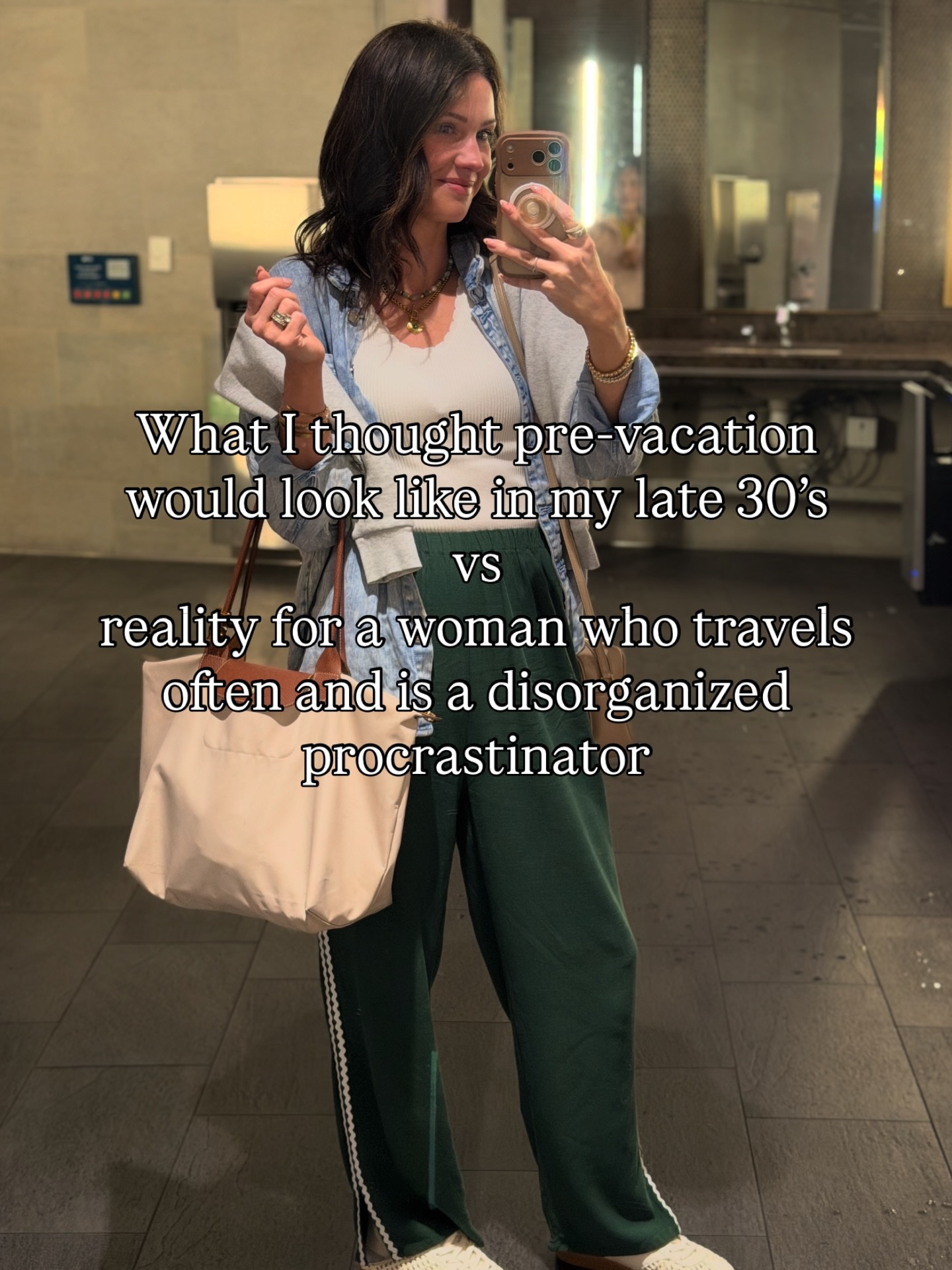 Tell me I’m not alone here! What’s your pre-trip routine? 

What I thought versus reality at almost 40. 

My protocol:
-pretend I have a natural California tan by self tanning in my bathroom 
-at home press-on nails and paint my own toes )I also always use a foot lotion/exfoliator before bed)
-pack smarter not harder 
- I panic purchase and then unbox like it’s Christmas Day like 2 days prior. It’s not efficient but it works for me 
-lay clothes flat in bag so you can fit more! 

#instagramvsreality #momlife #momsonvacation #selftanner collagenmask