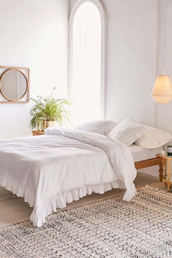 Washed Cotton Overscale Ruffle Duvet Cover | Urban Outfitters (US and RoW)