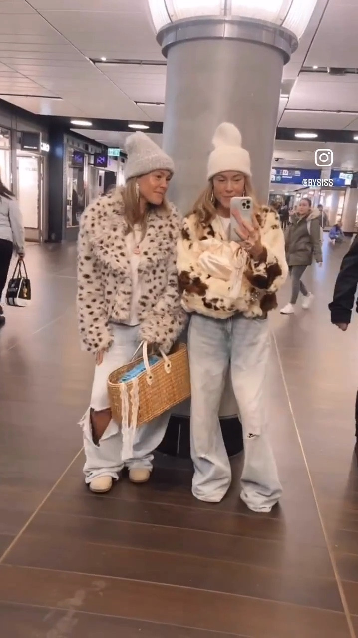 Fur jackets and baggy jeans ✨✨💕💕
Winterstyle, faux fur 💞💞
The cow printed one is zara and found a cute similar one xx 

#LTKStyleTip #LTKFindsUnder100 #LTKFindsUnder50