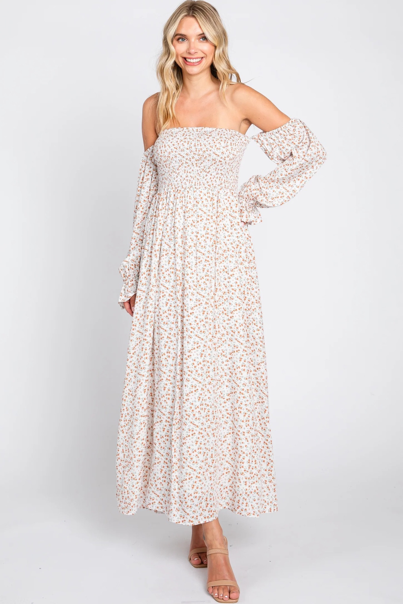 Neutral family photo dress. 

This would be great for in-home newborn photos or spring family photos. 

I would style this floral boho maxi dress for photos in a field of flowers, on the beach, in home or any location that you want romance. 

Newborn family photo dress - maternity dress - 